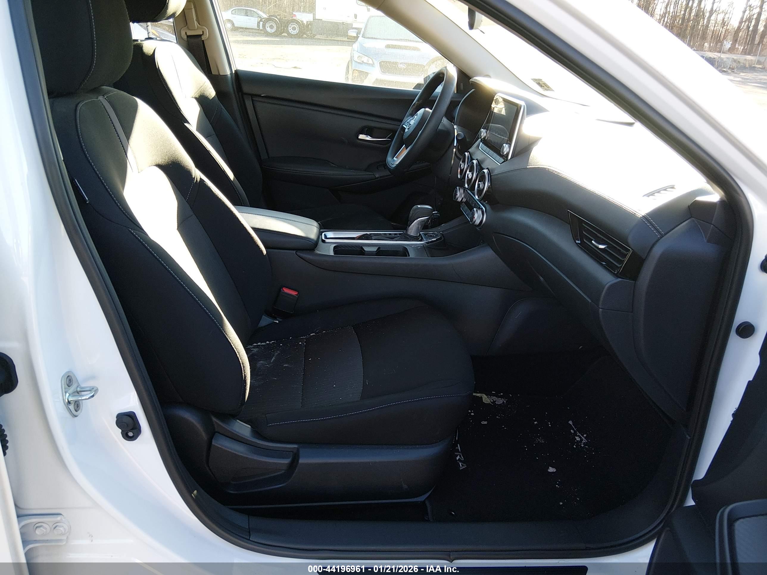 NISSAN SENTRA image 5