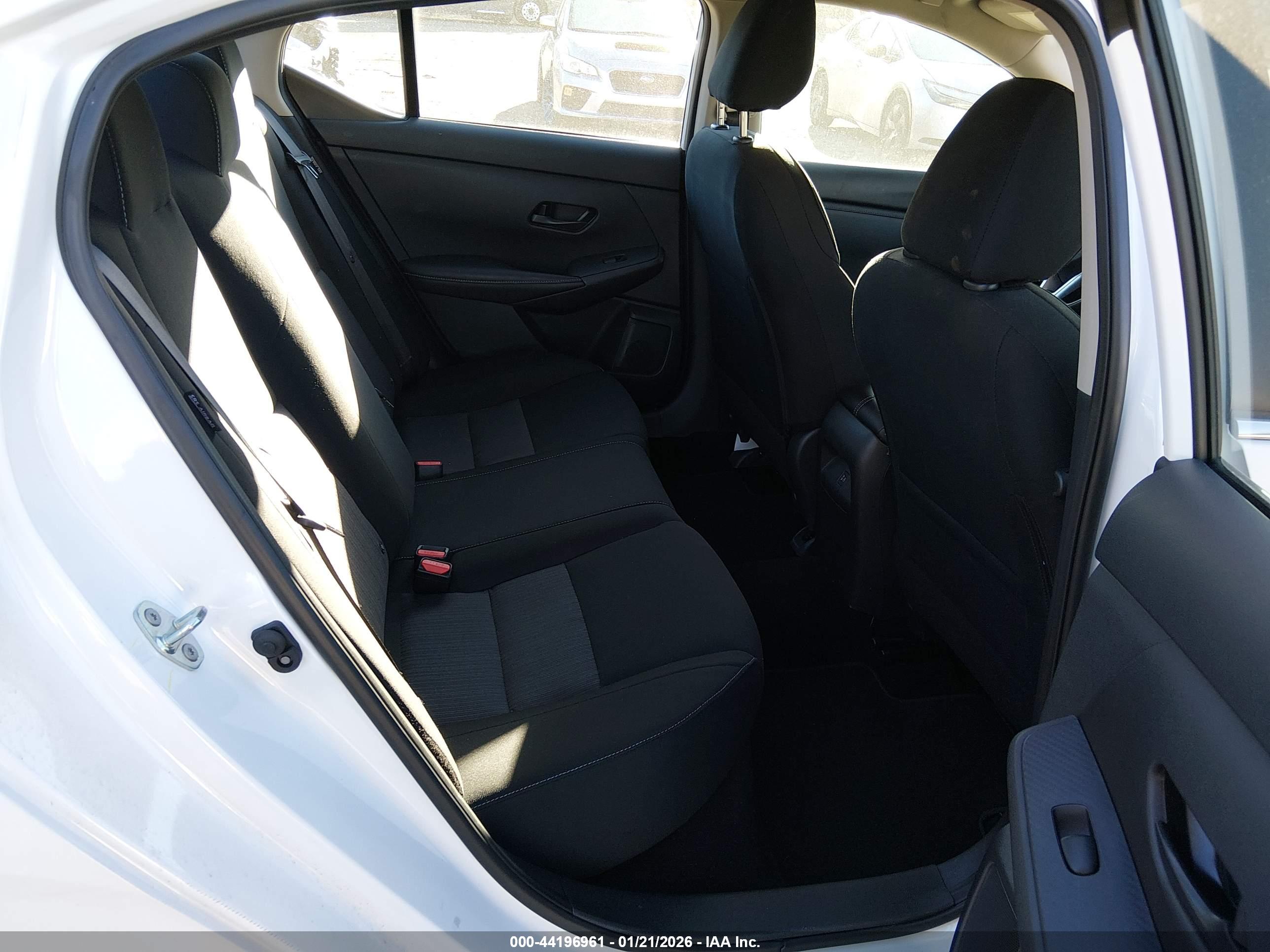 NISSAN SENTRA image 8