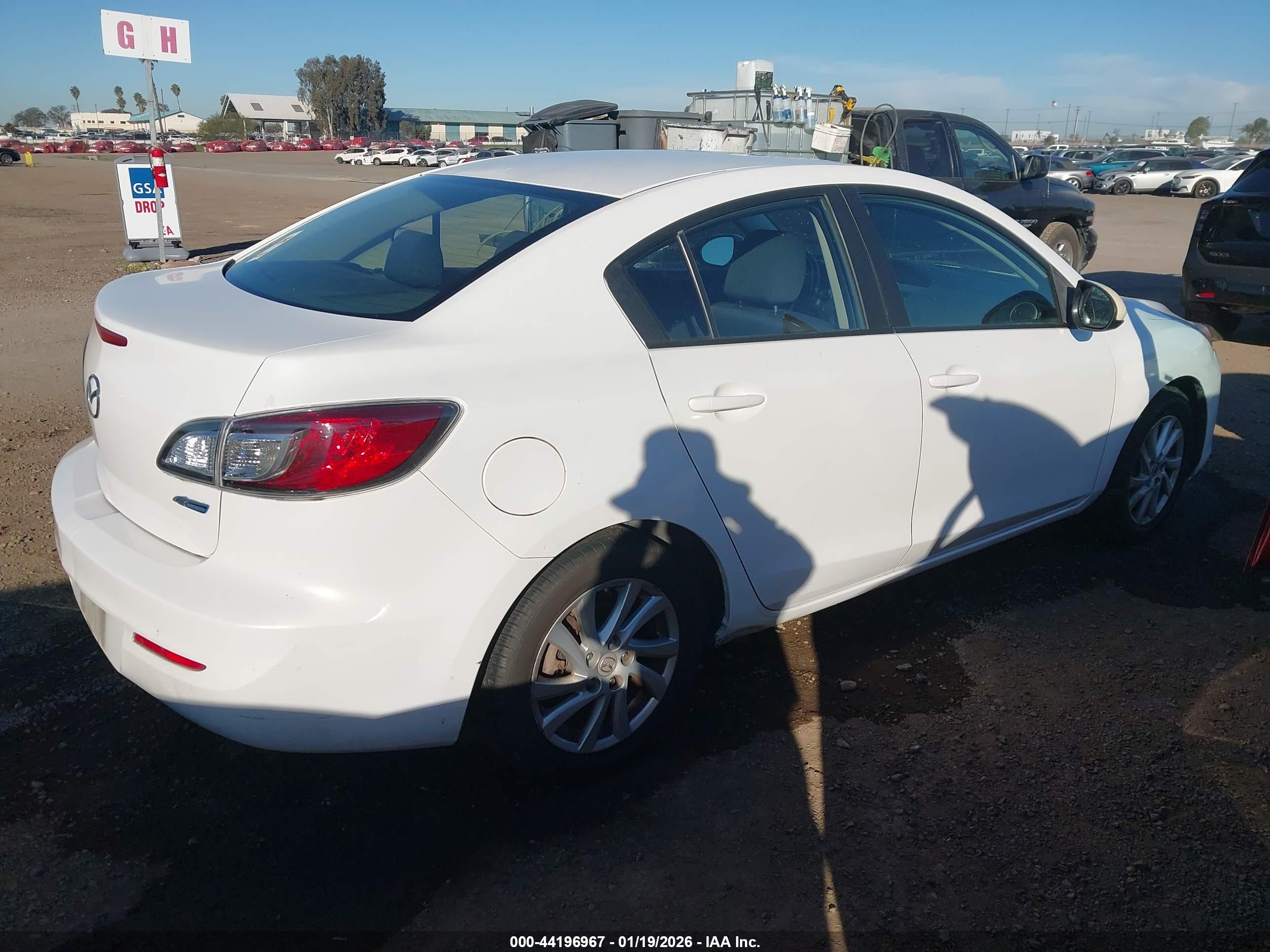 MAZDA MAZDA3 image 4