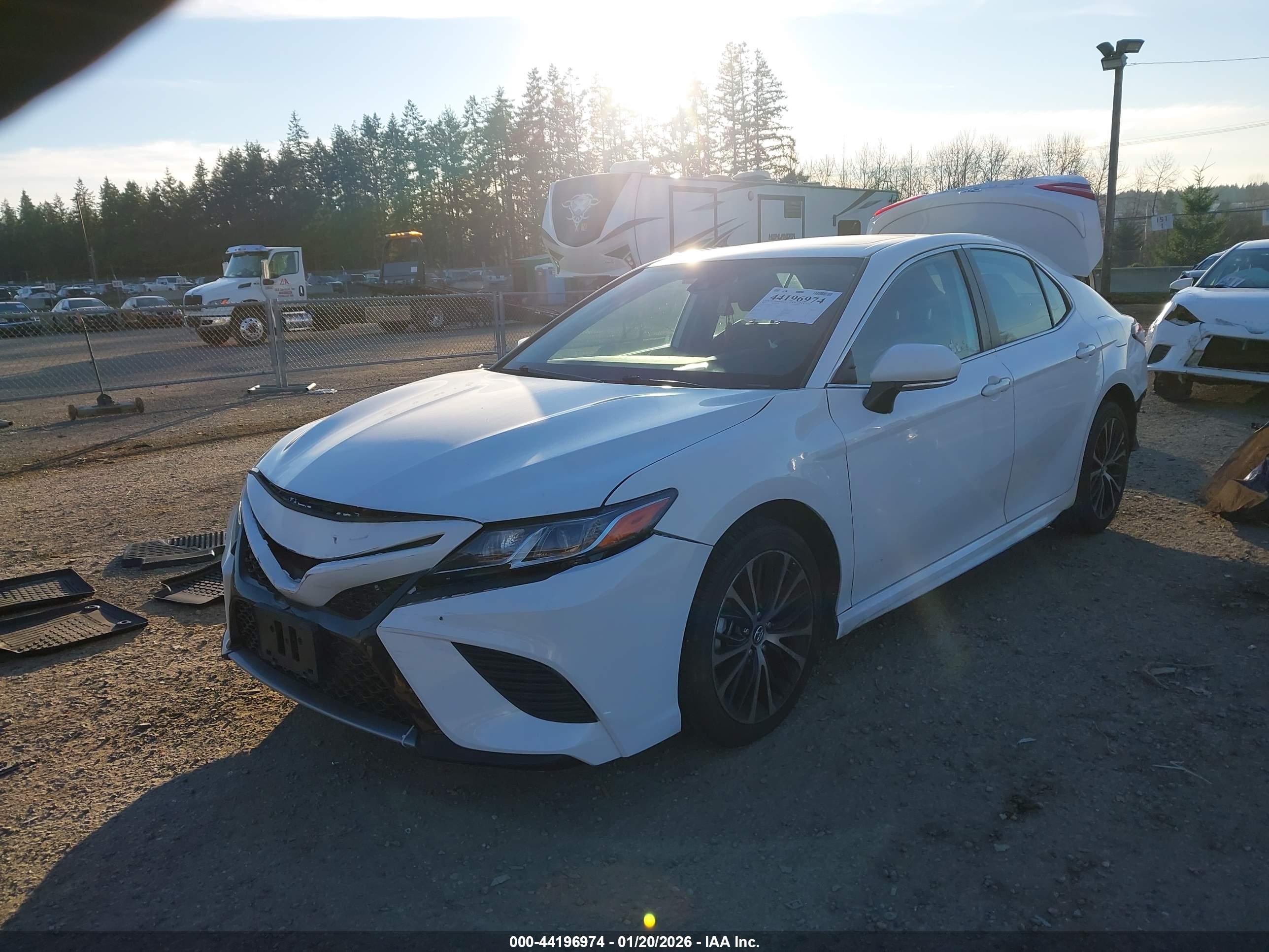 TOYOTA CAMRY image 2