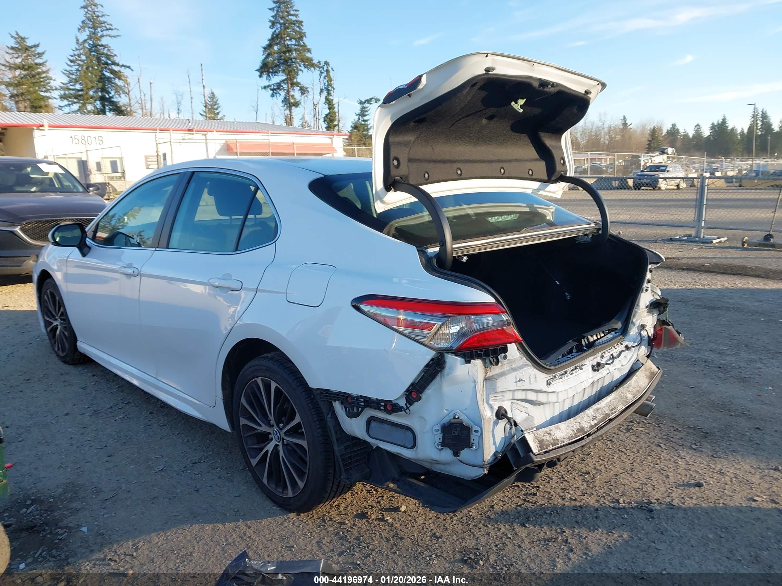TOYOTA CAMRY image 3