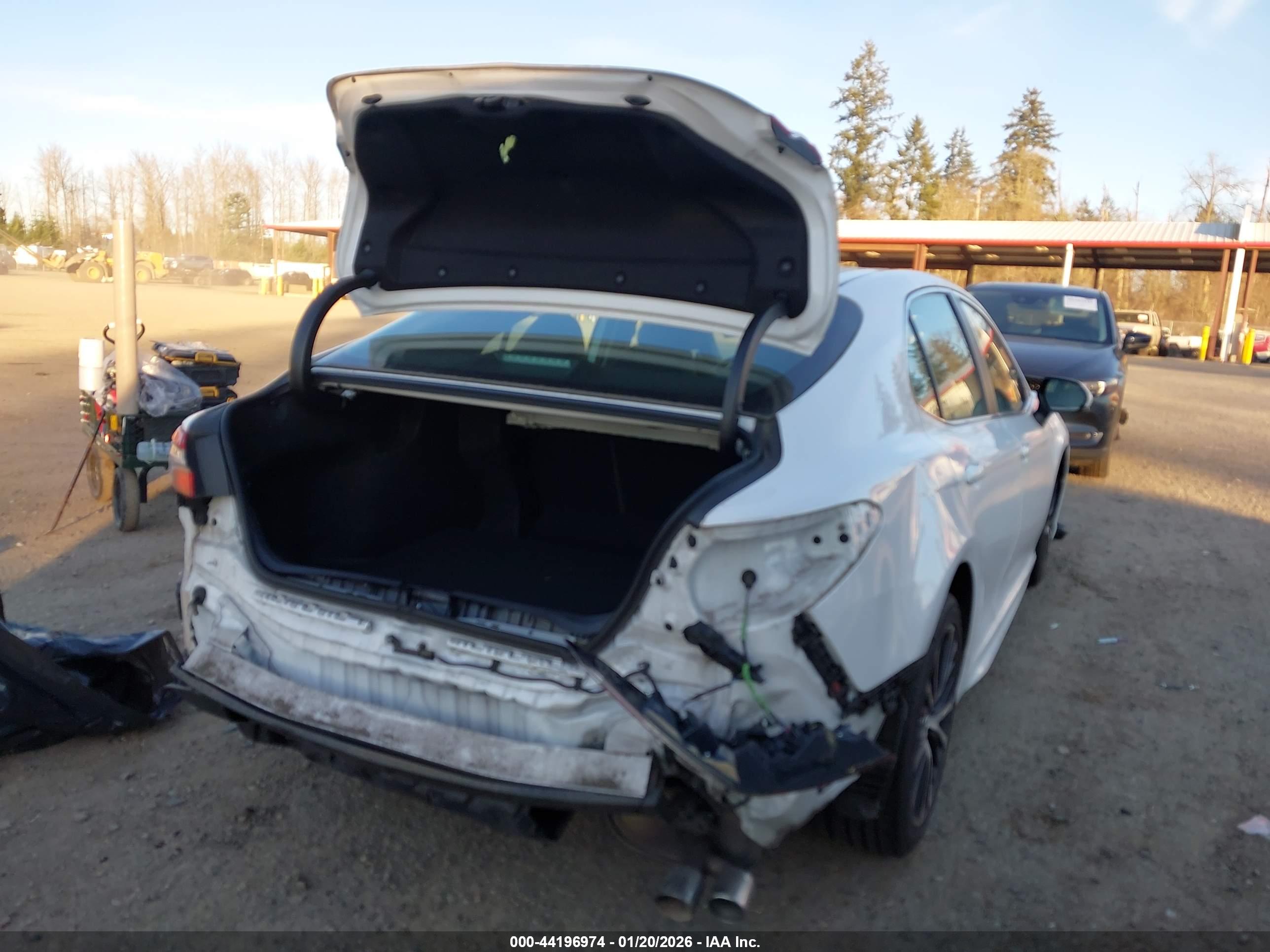 TOYOTA CAMRY image 6