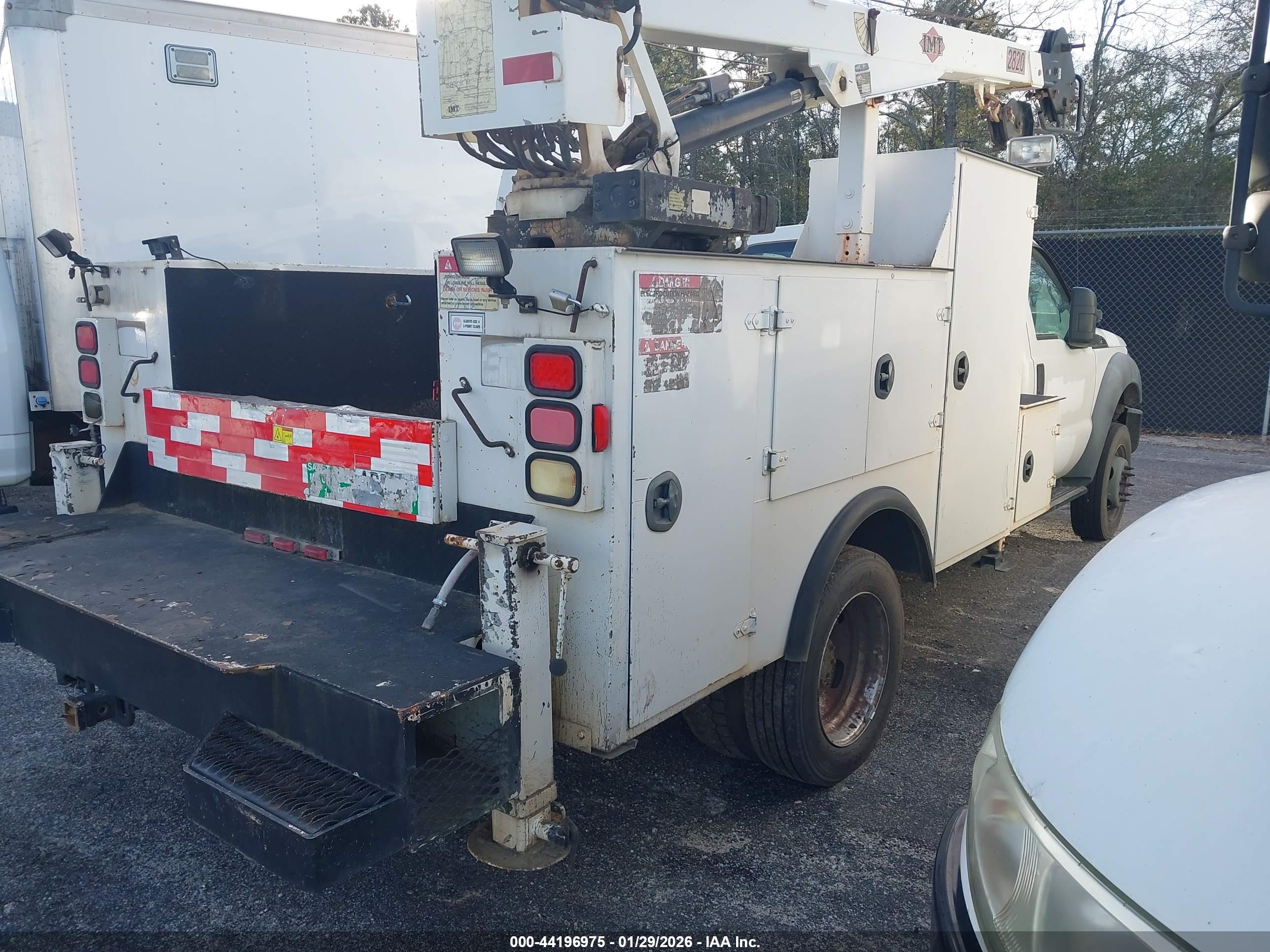 FORD F-550 image 4