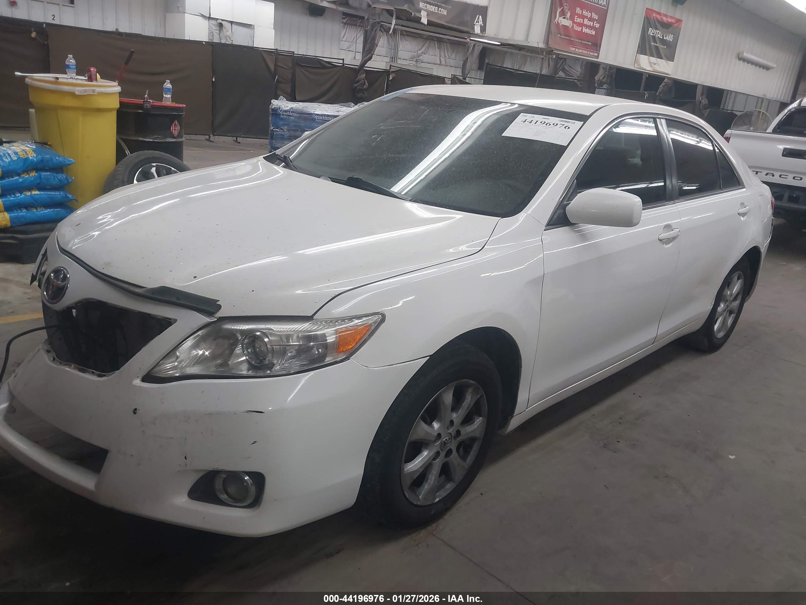 TOYOTA CAMRY image 2