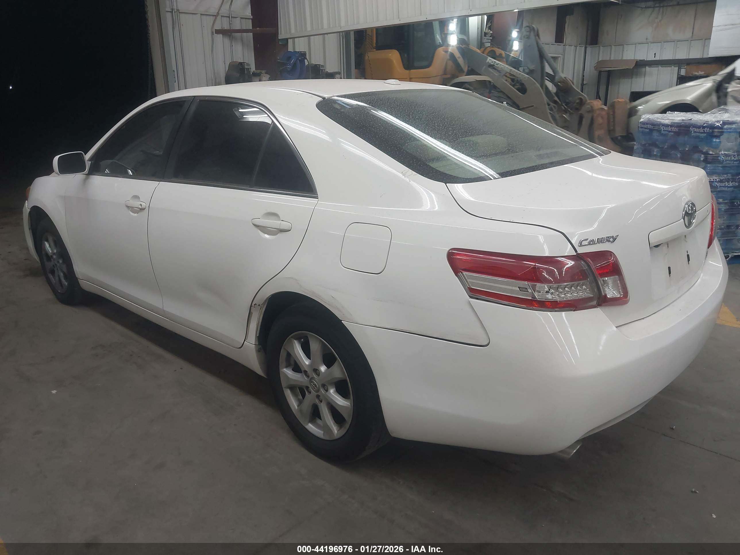TOYOTA CAMRY image 3
