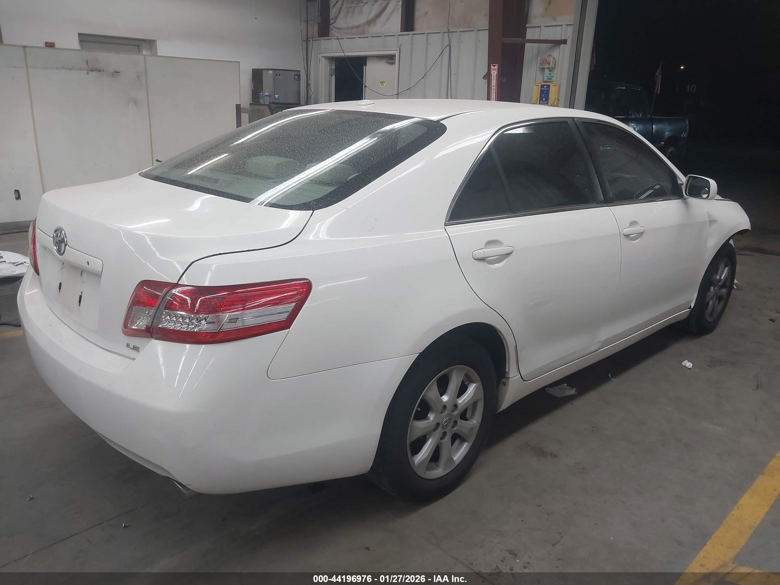 TOYOTA CAMRY image 4