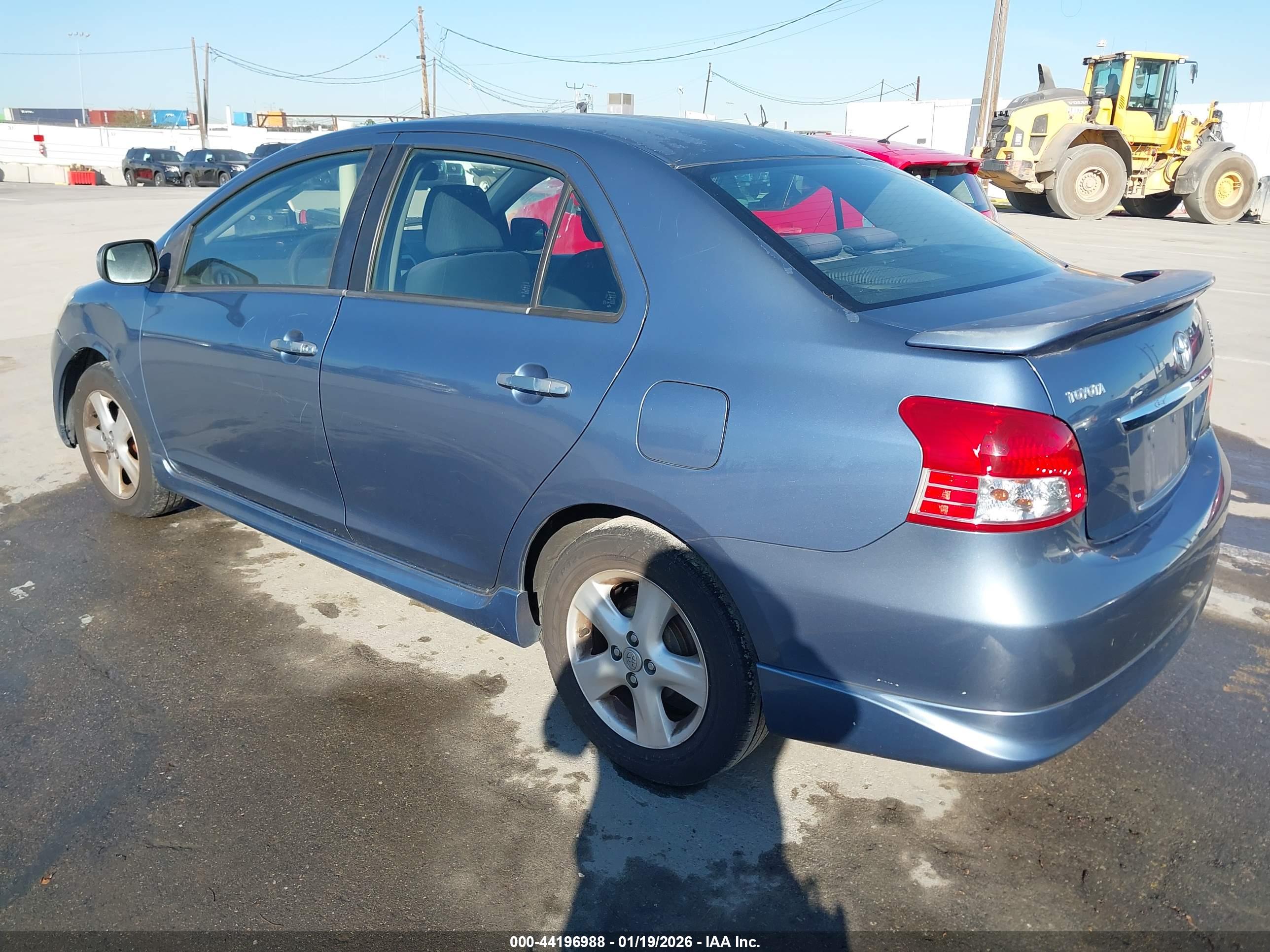 TOYOTA YARIS image 3
