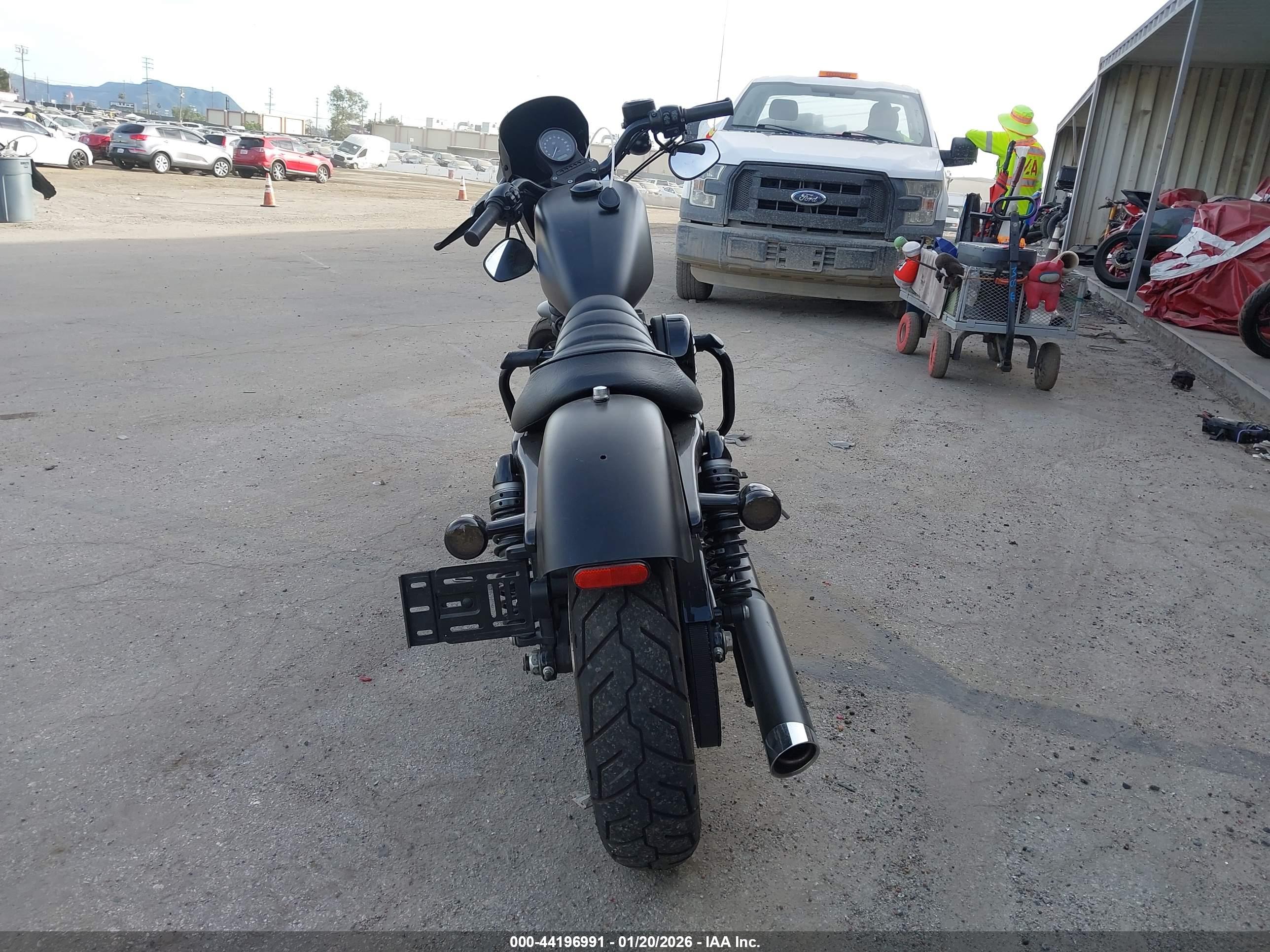 HARLEY-DAVIDSON XL883 image 6