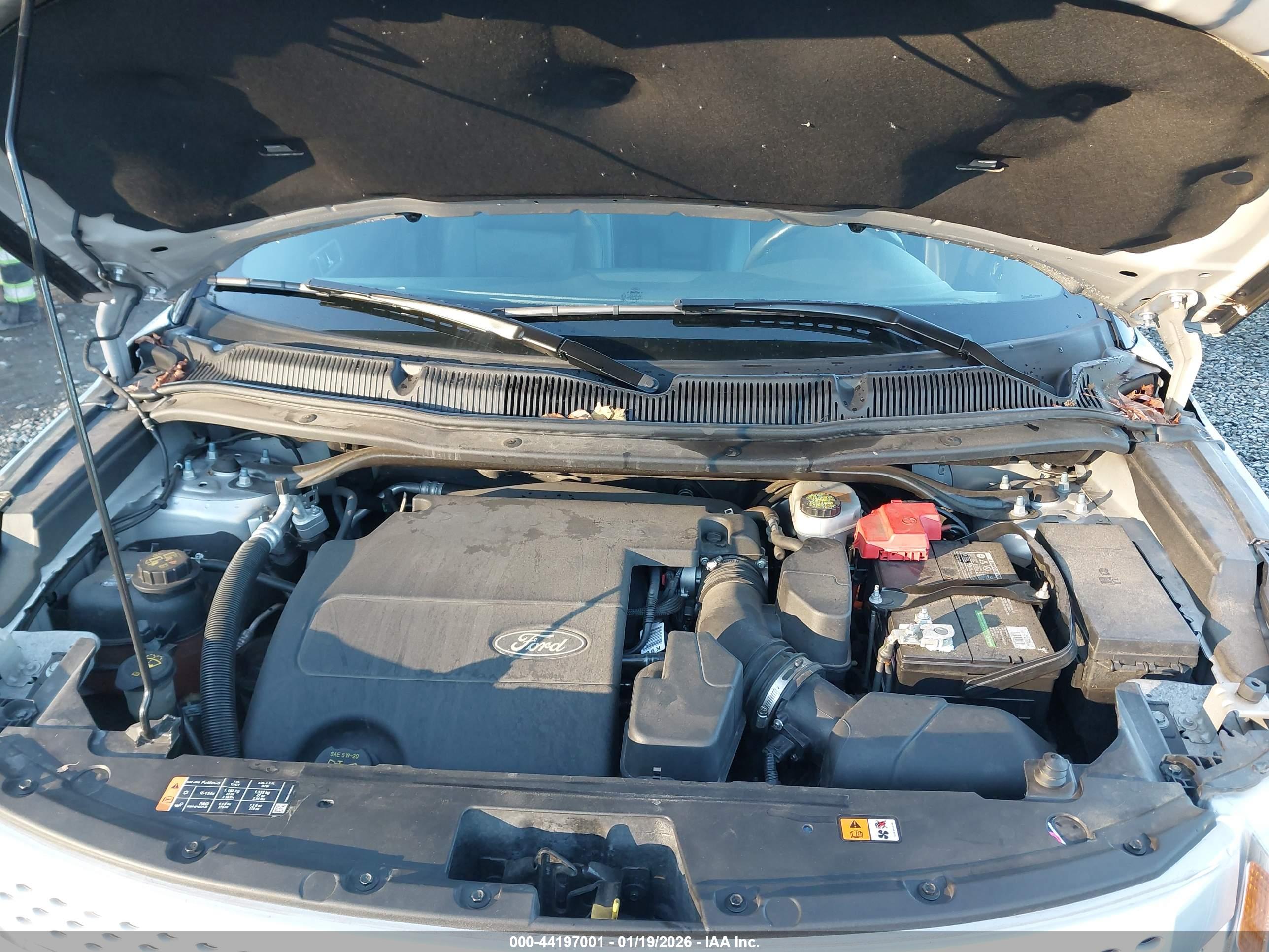 FORD EXPLORER image 10