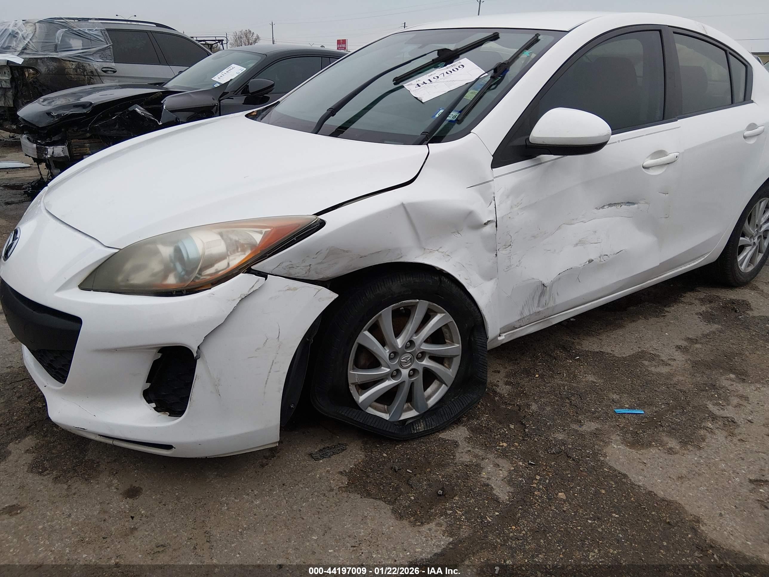 MAZDA MAZDA3 image 6