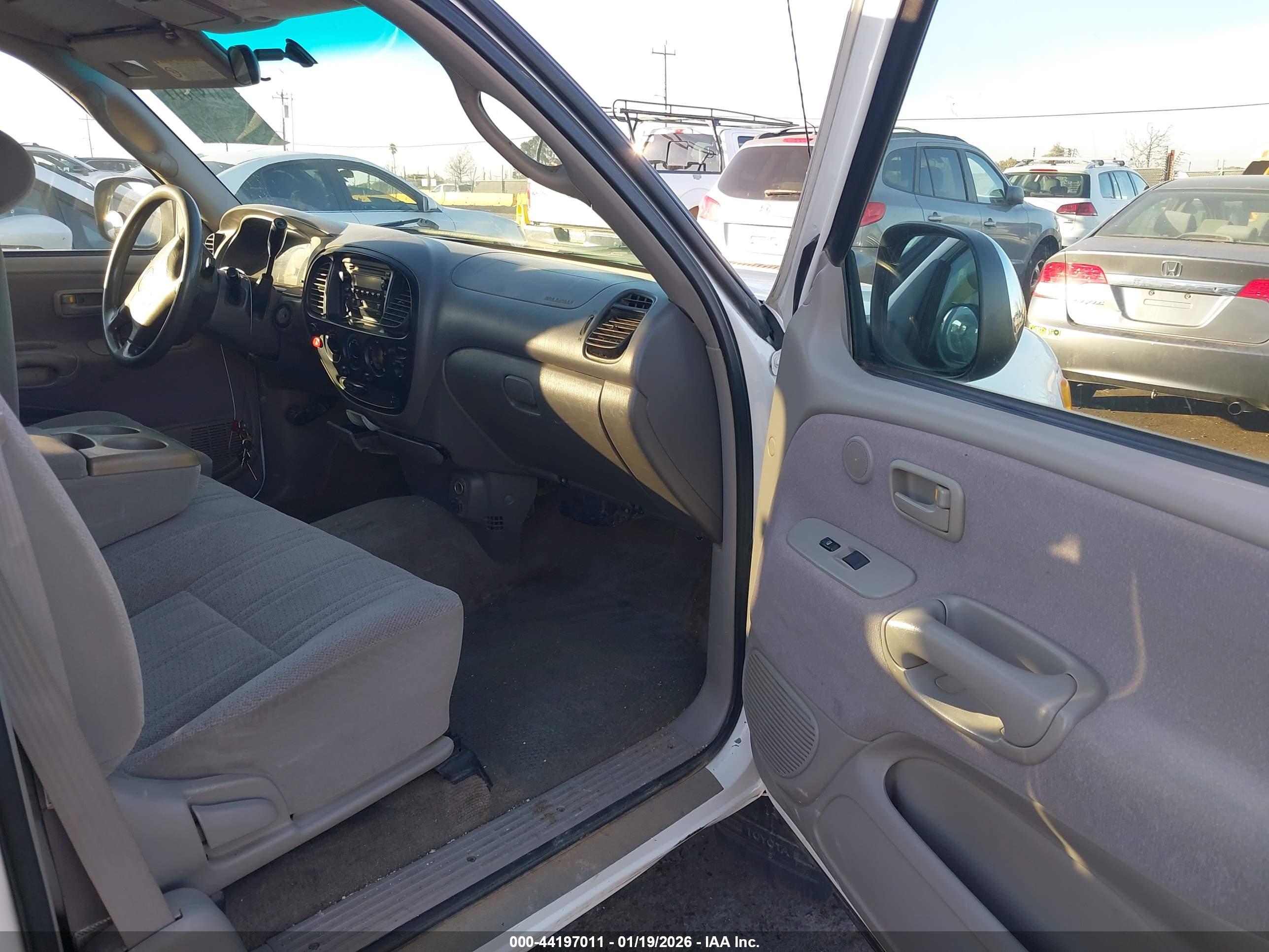 TOYOTA TUNDRA image 5