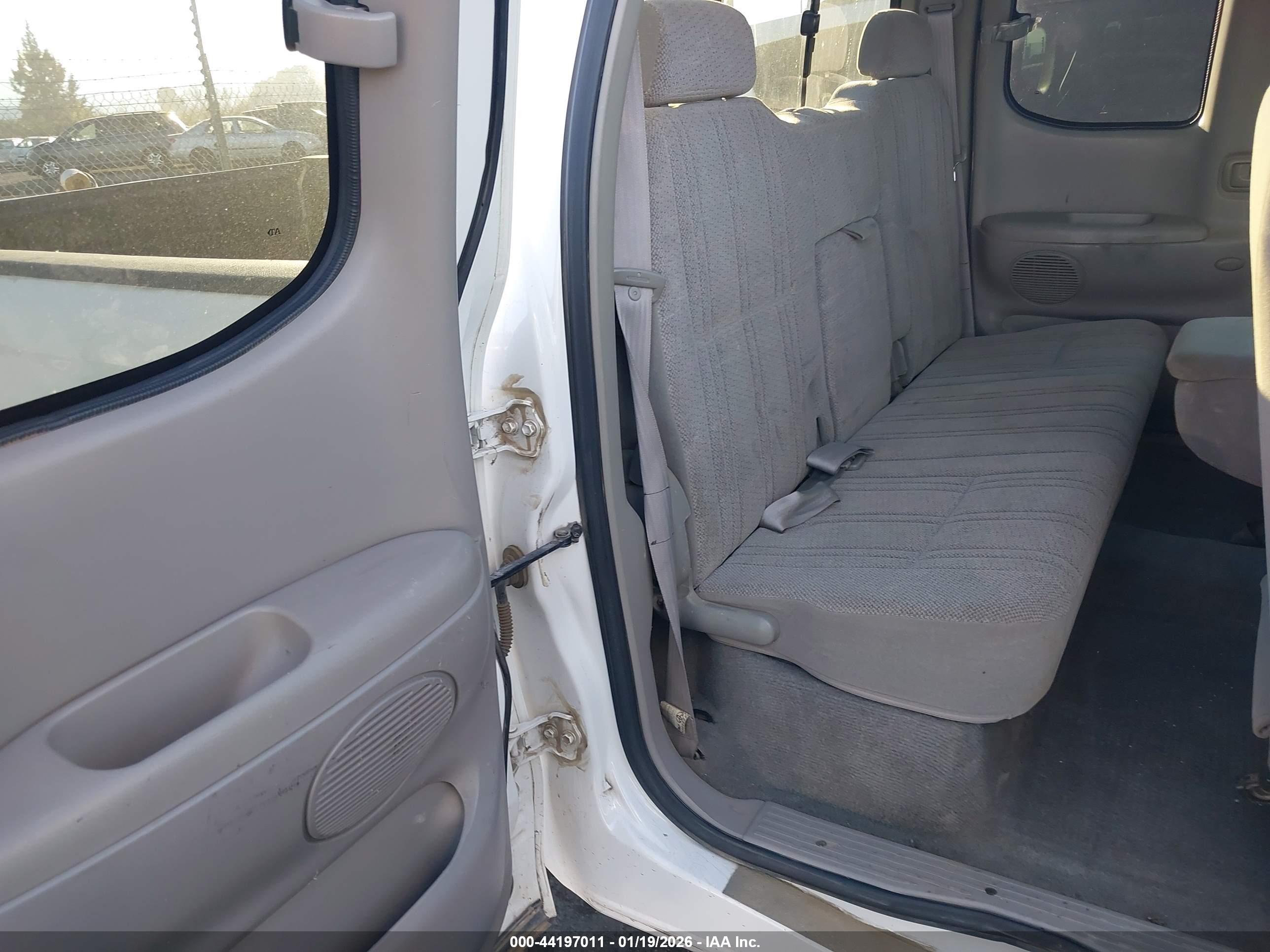 TOYOTA TUNDRA image 8