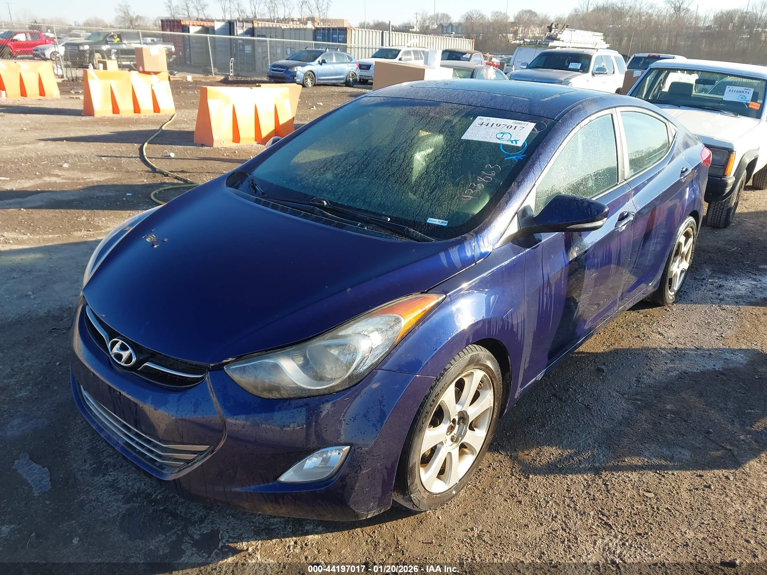 HYUNDAI ELANTRA image 6