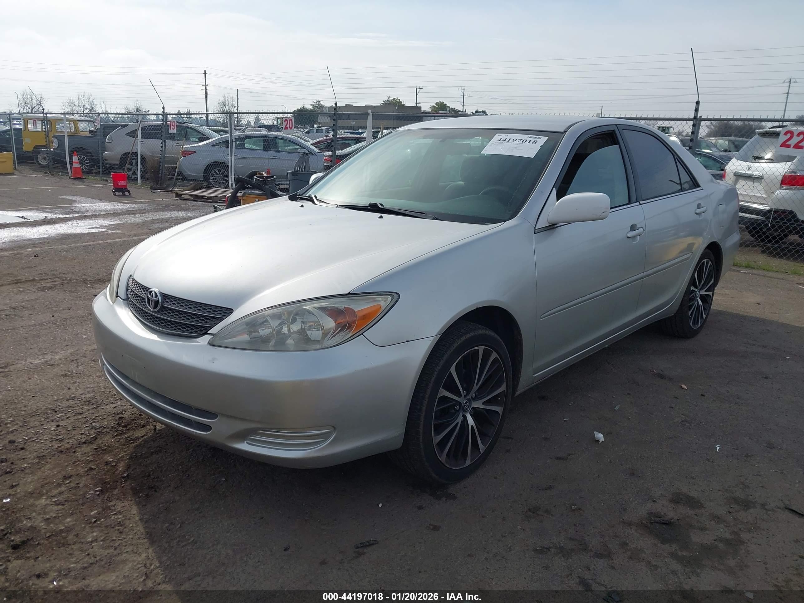 TOYOTA CAMRY image 2