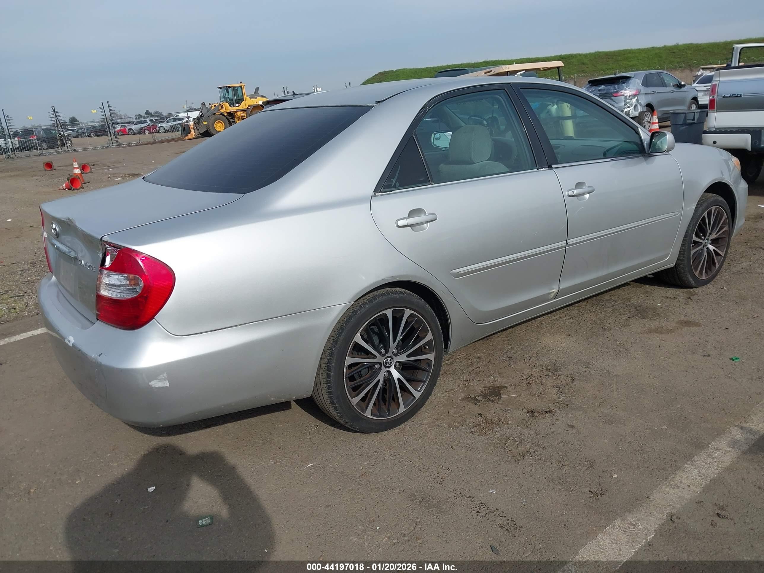 TOYOTA CAMRY image 4