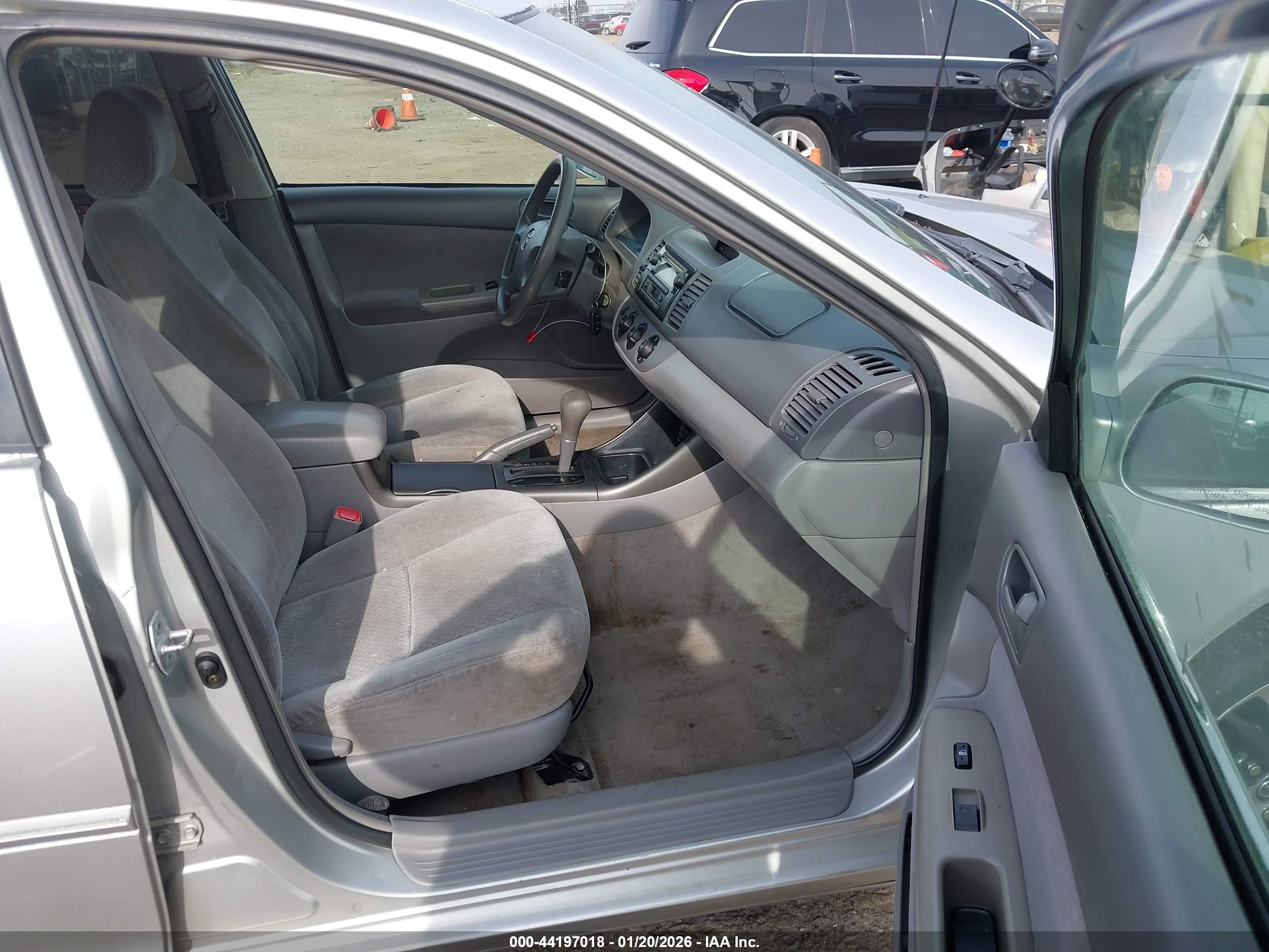 TOYOTA CAMRY image 5
