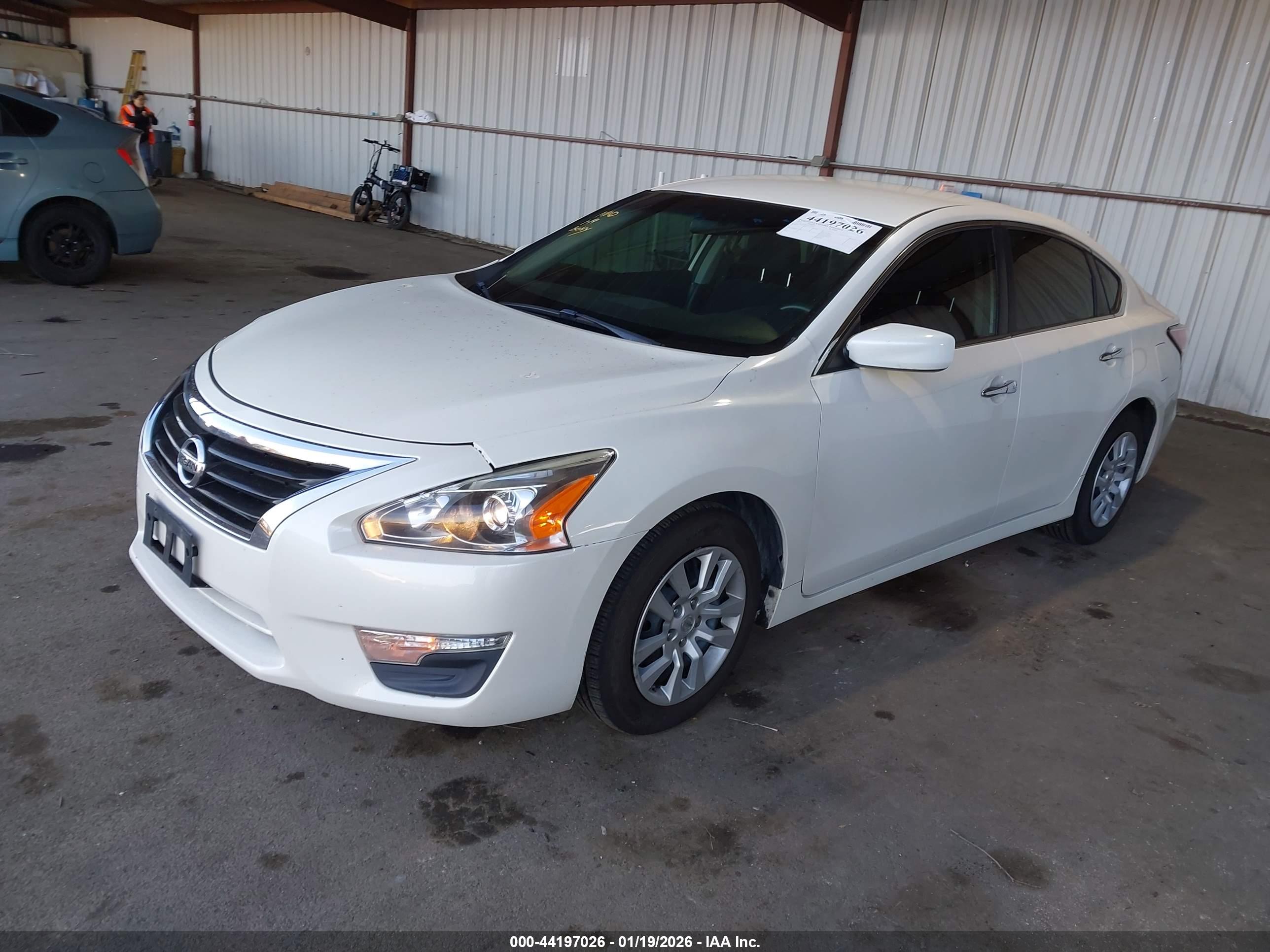 NISSAN ALTIMA image 2