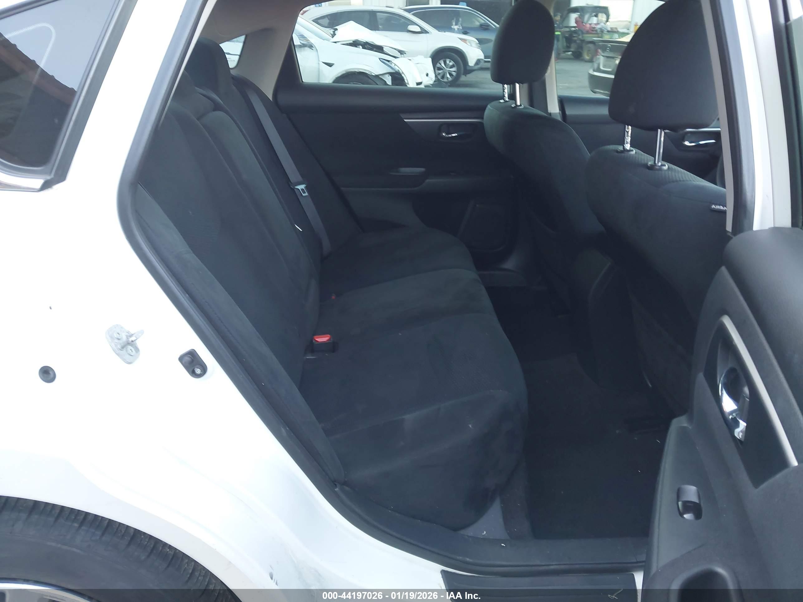 NISSAN ALTIMA image 8