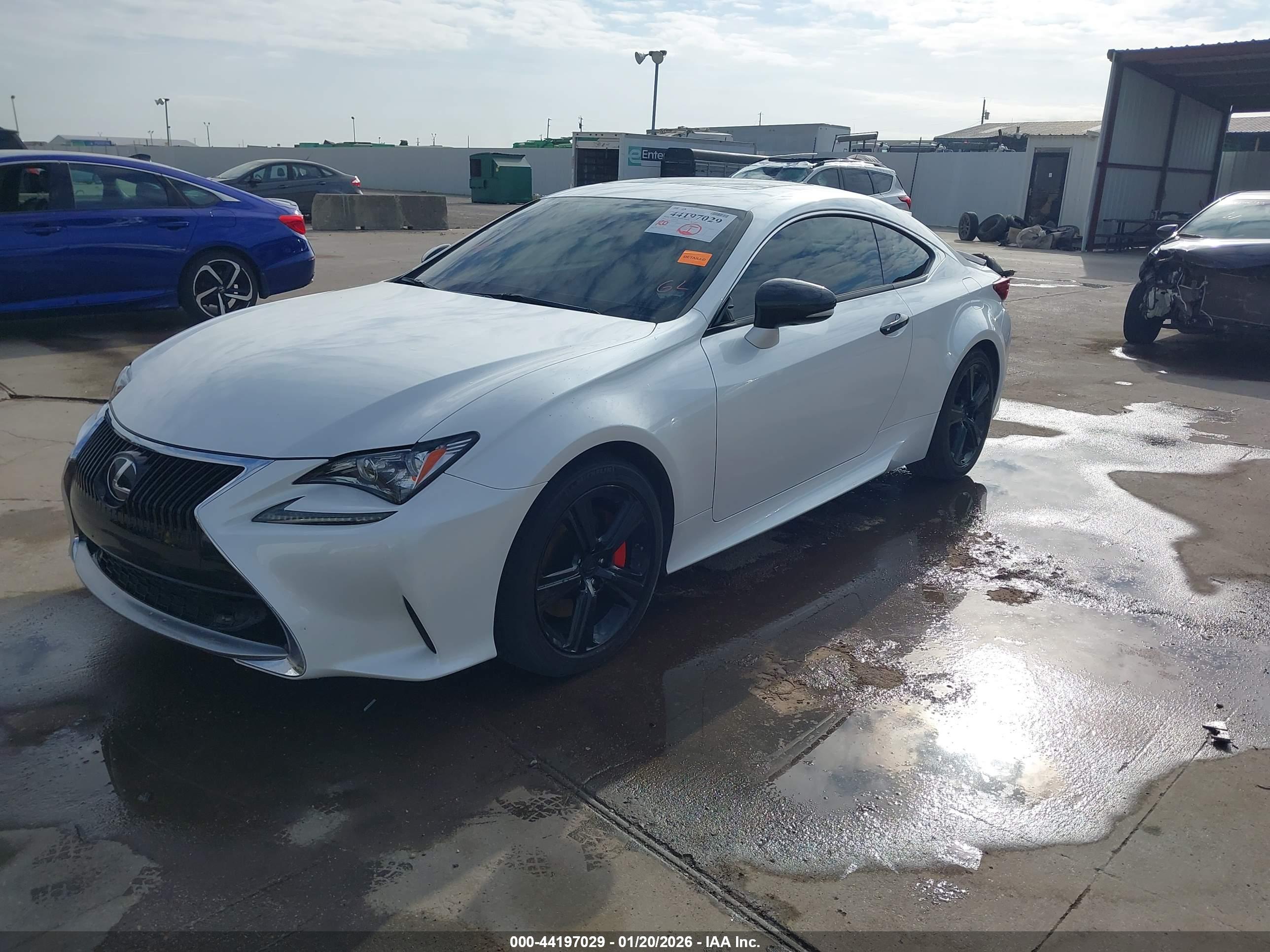 LEXUS RC image 2