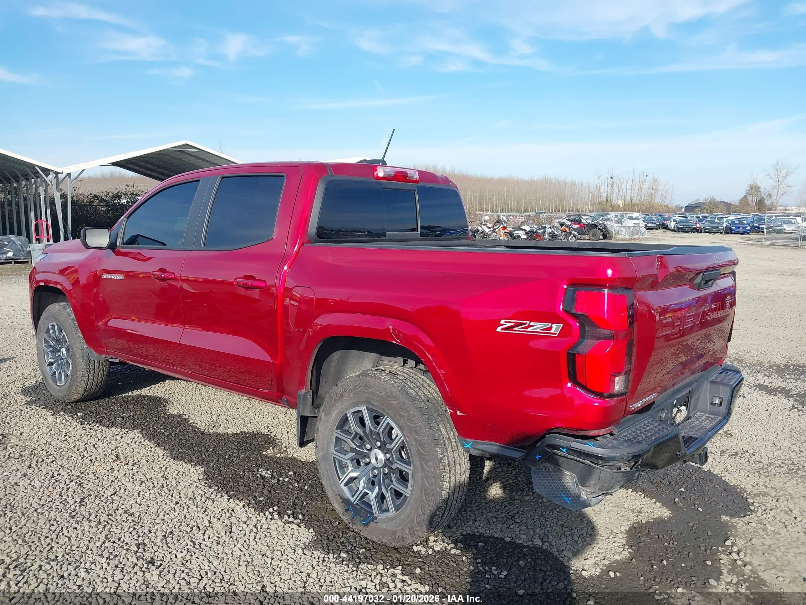 CHEVROLET COLORADO image 3