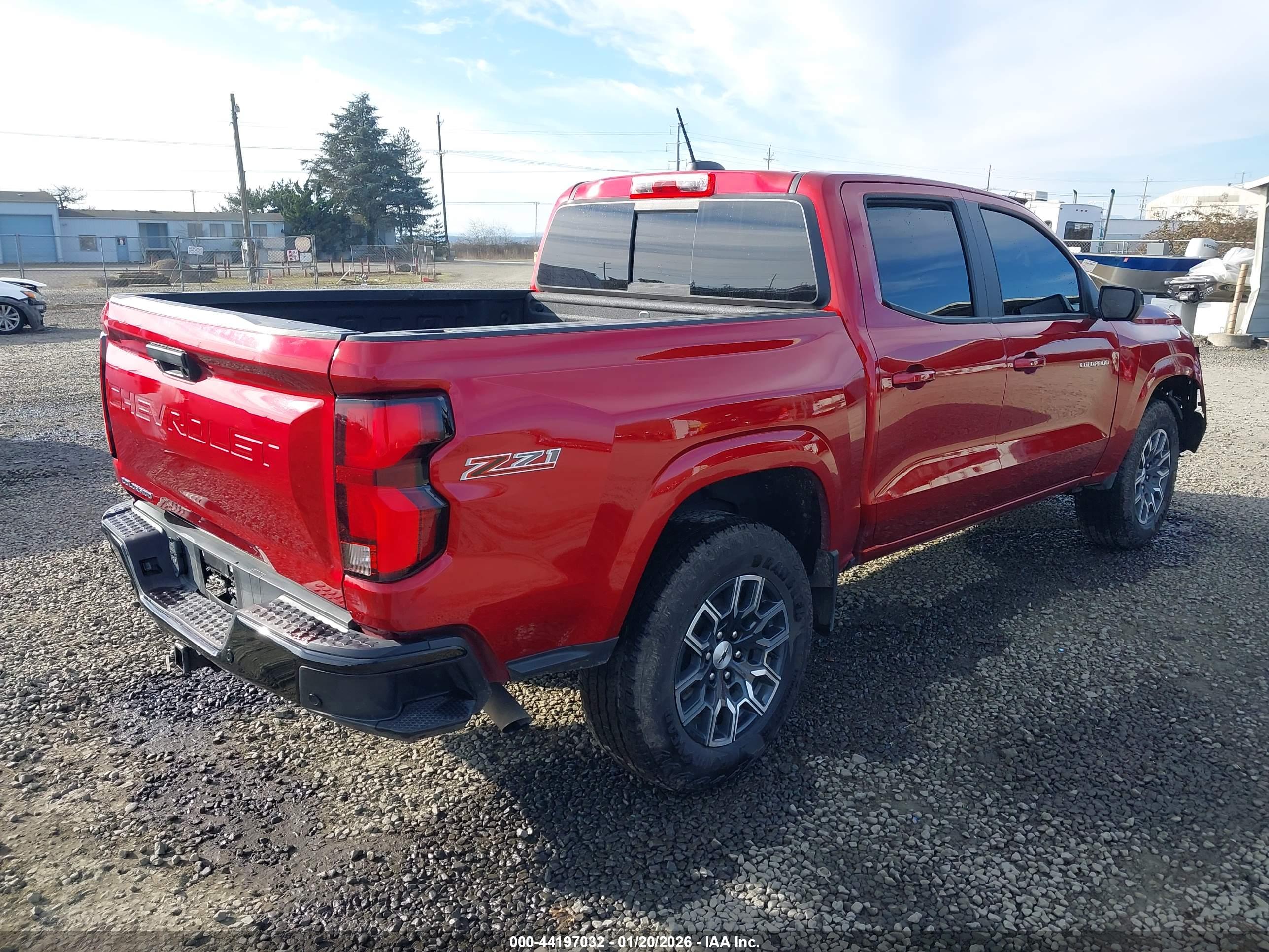 CHEVROLET COLORADO image 4