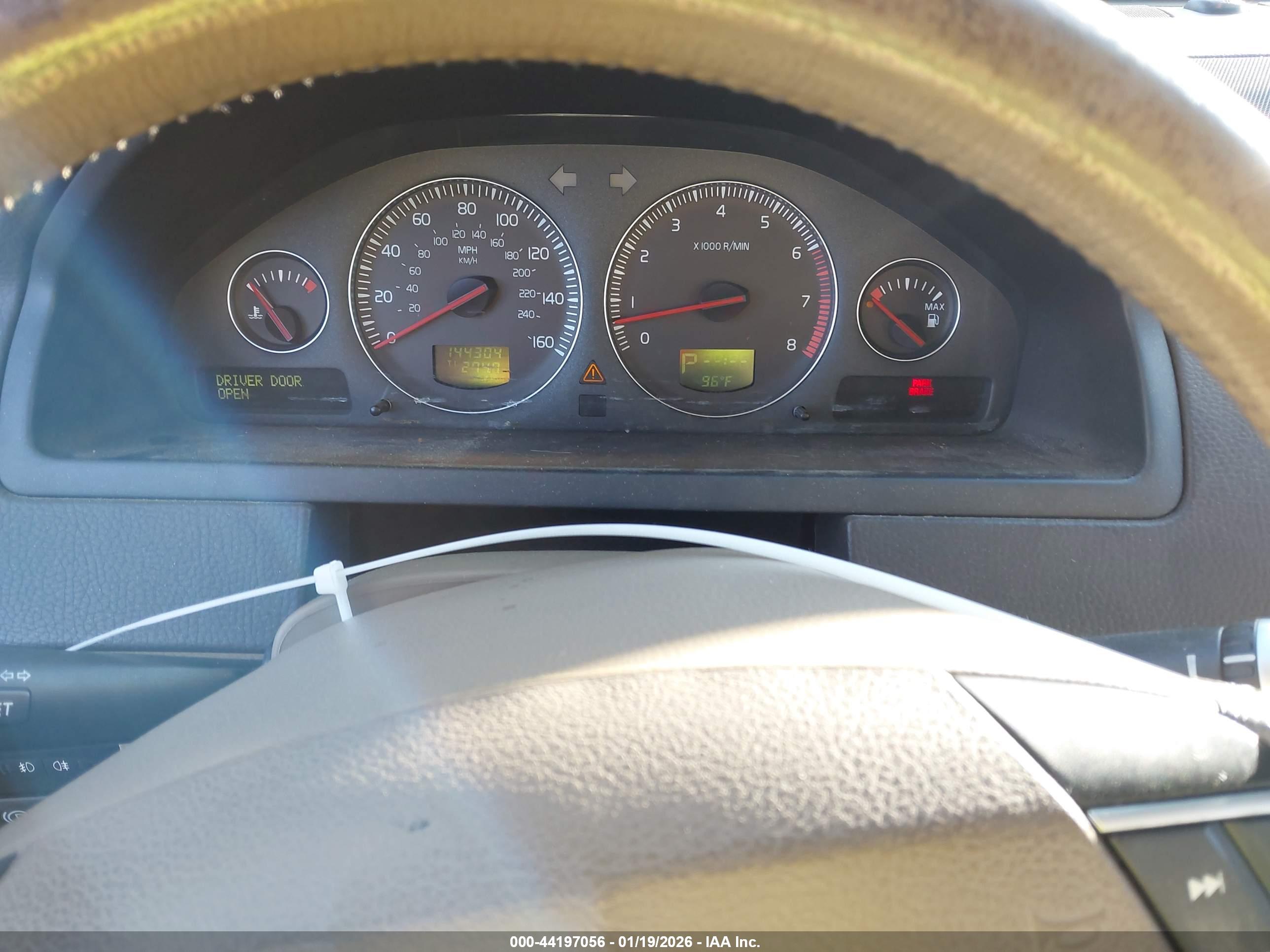 VOLVO XC90 image 7