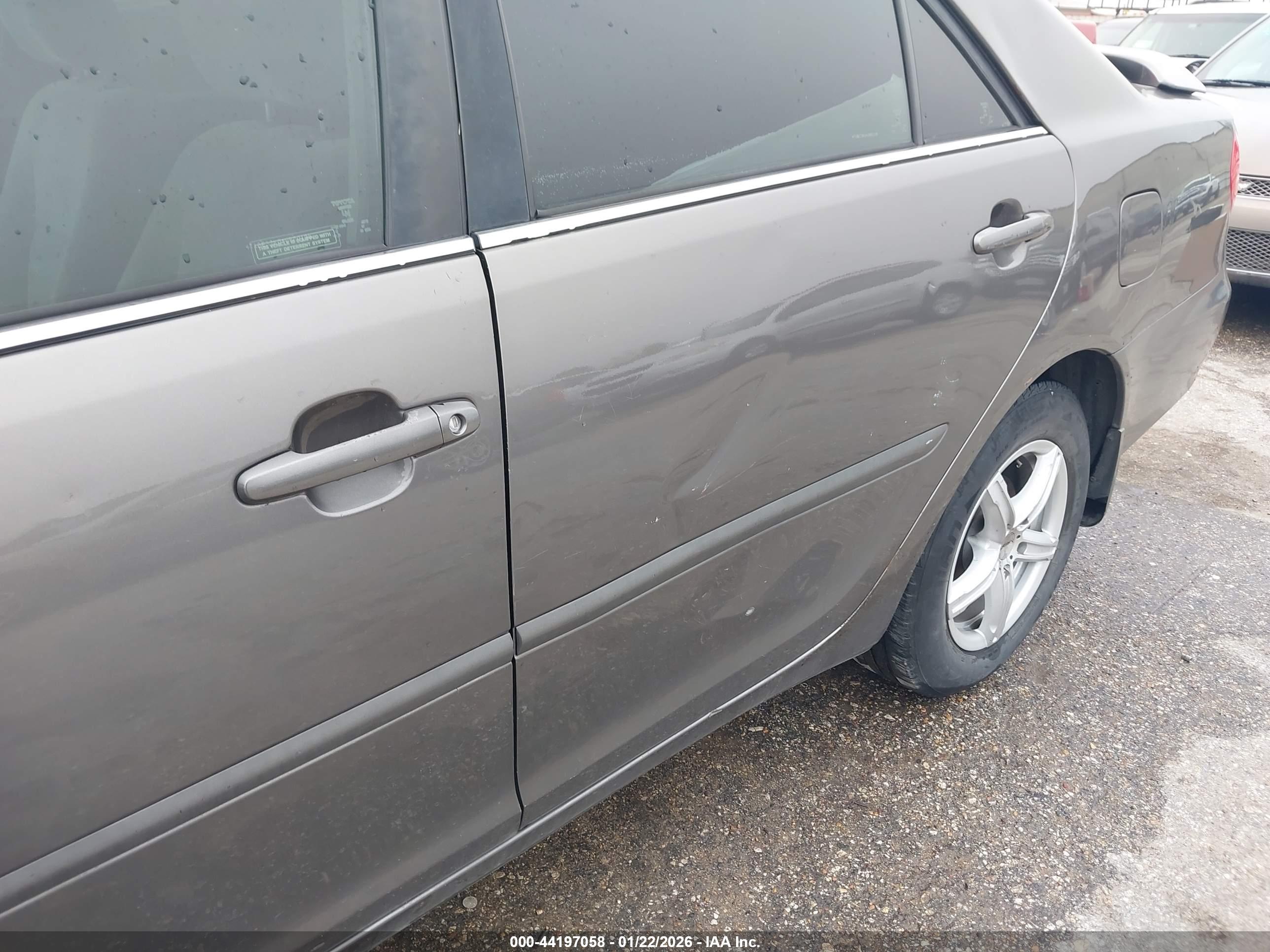 TOYOTA CAMRY image 6