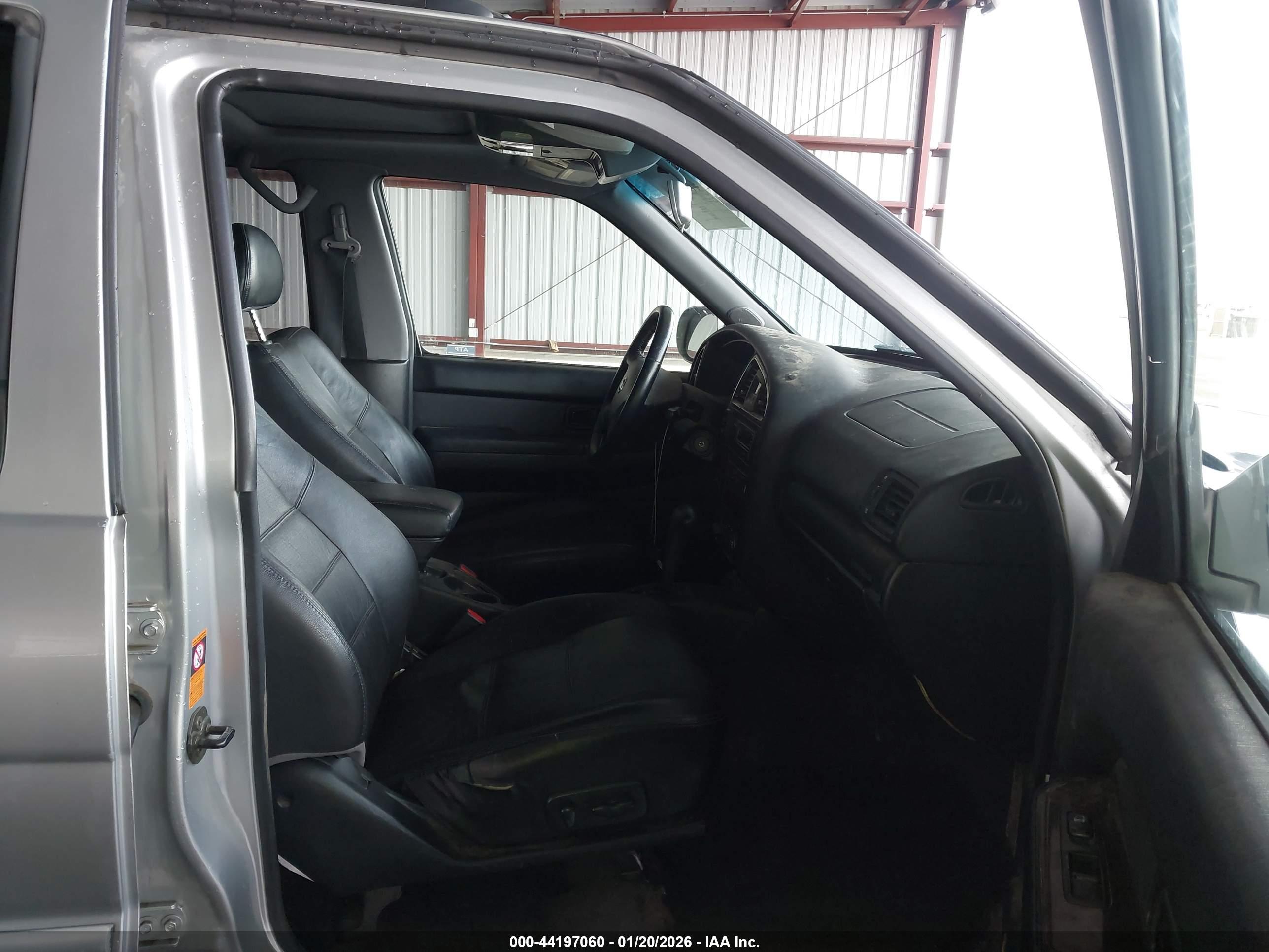NISSAN PATHFINDER image 5