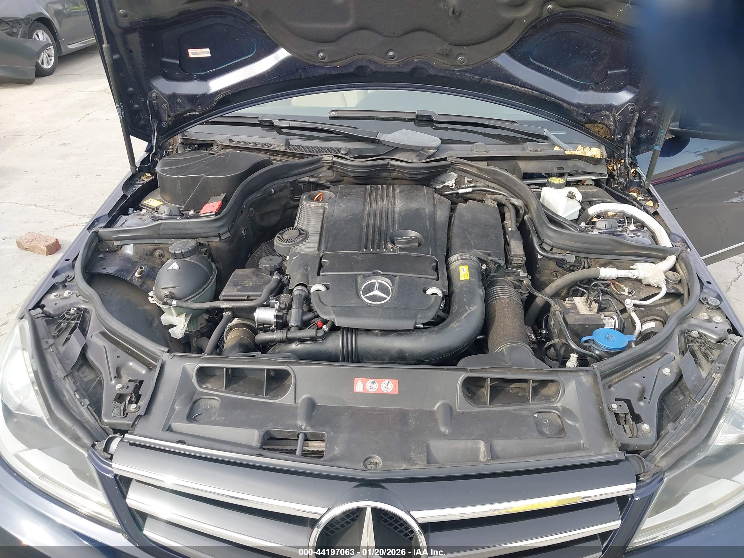 MERCEDES-BENZ C-CLASS image 10
