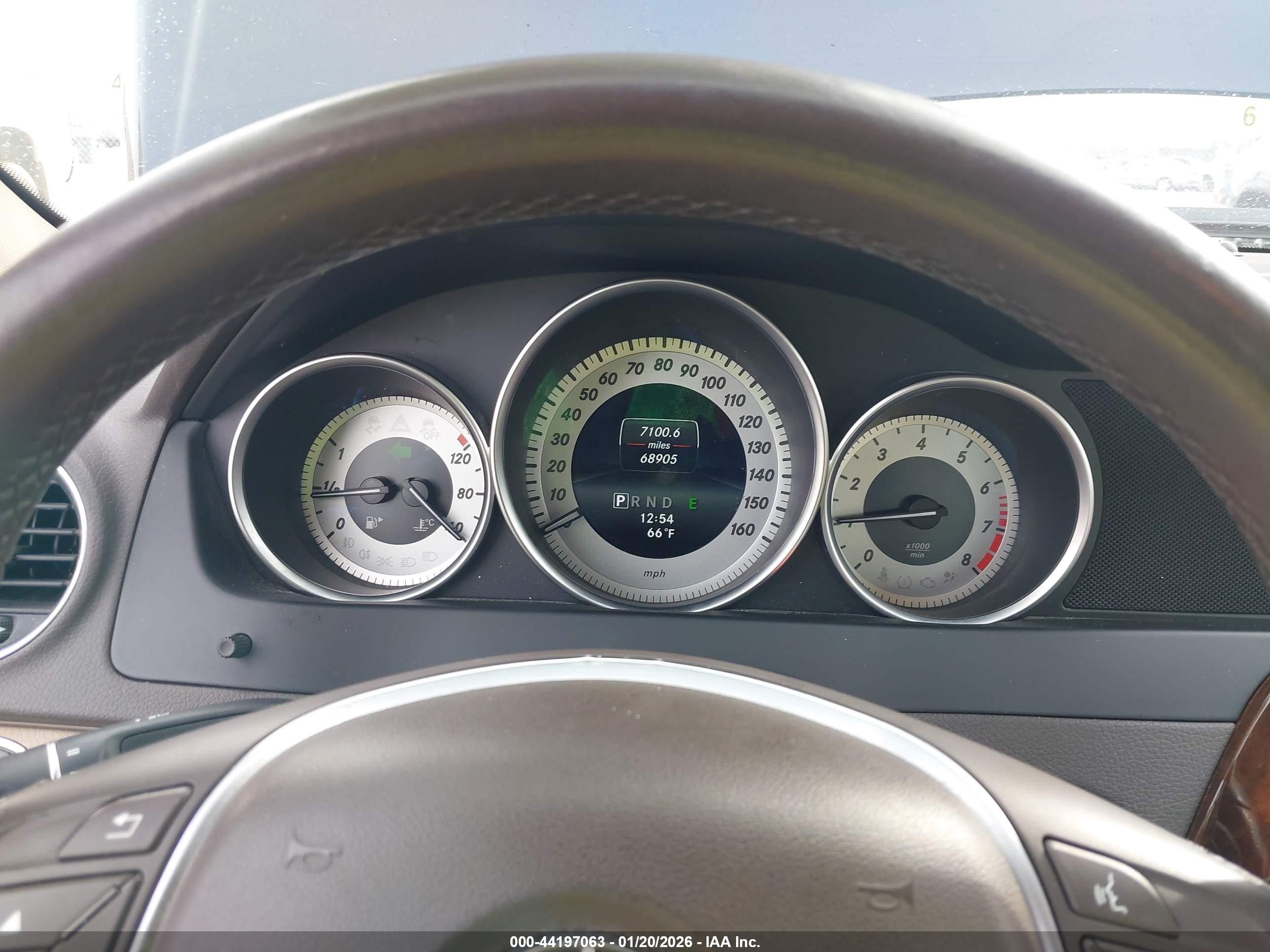MERCEDES-BENZ C-CLASS image 7