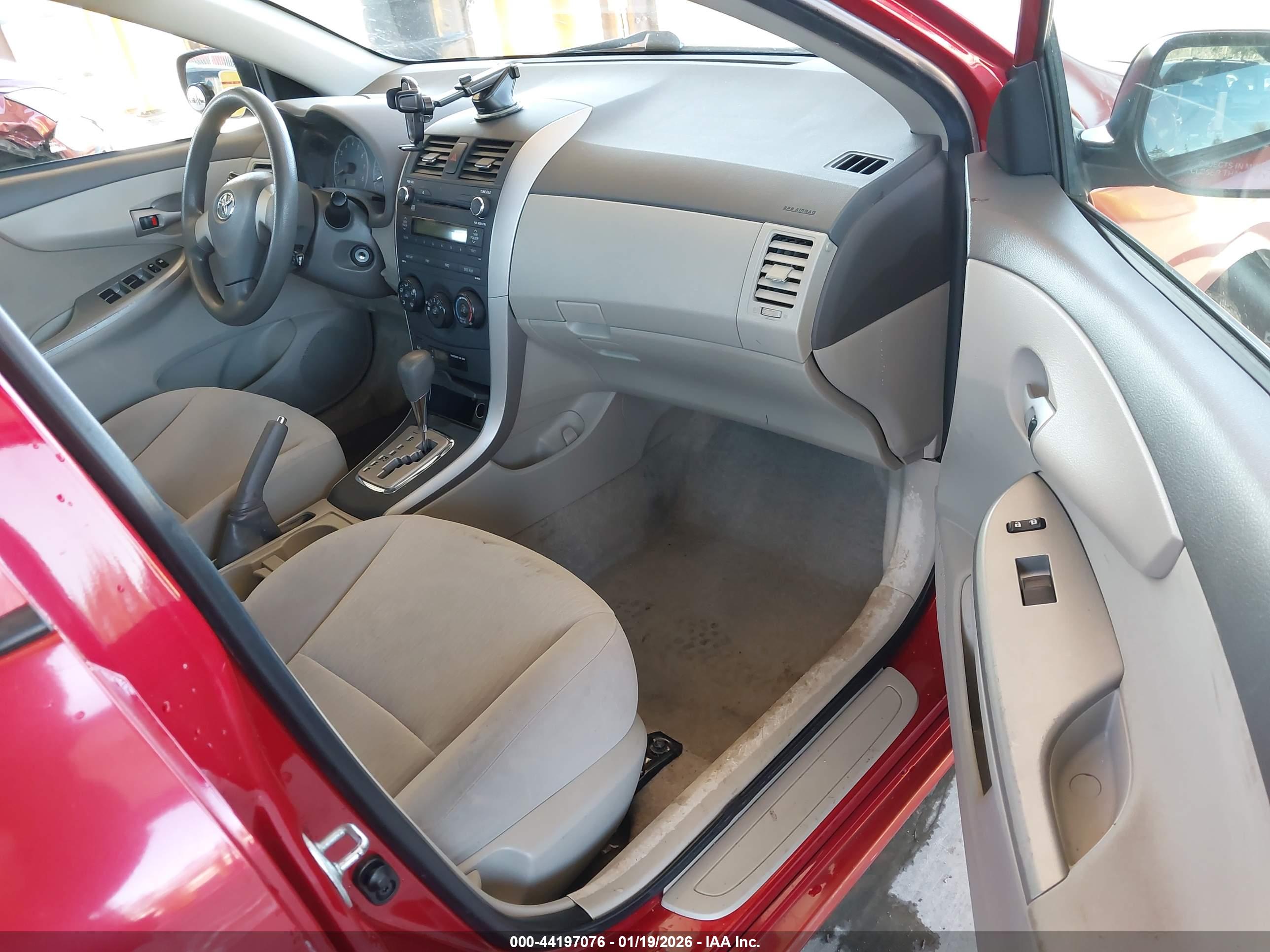 TOYOTA COROLLA image 5