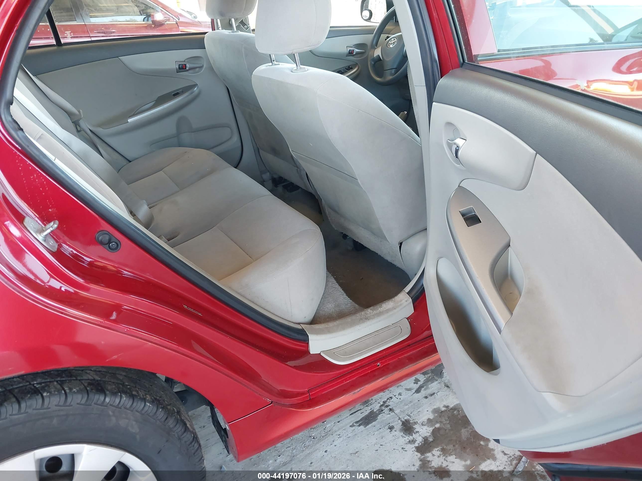 TOYOTA COROLLA image 8