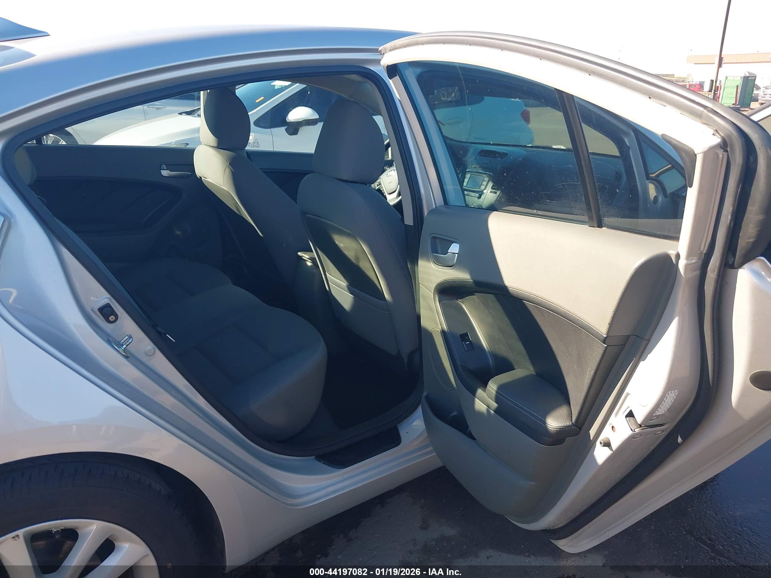 KIA FORTE image 8