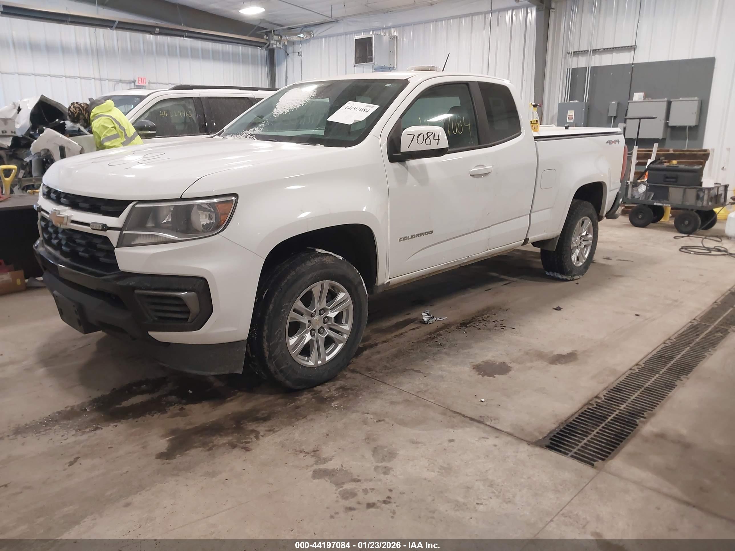CHEVROLET COLORADO image 2