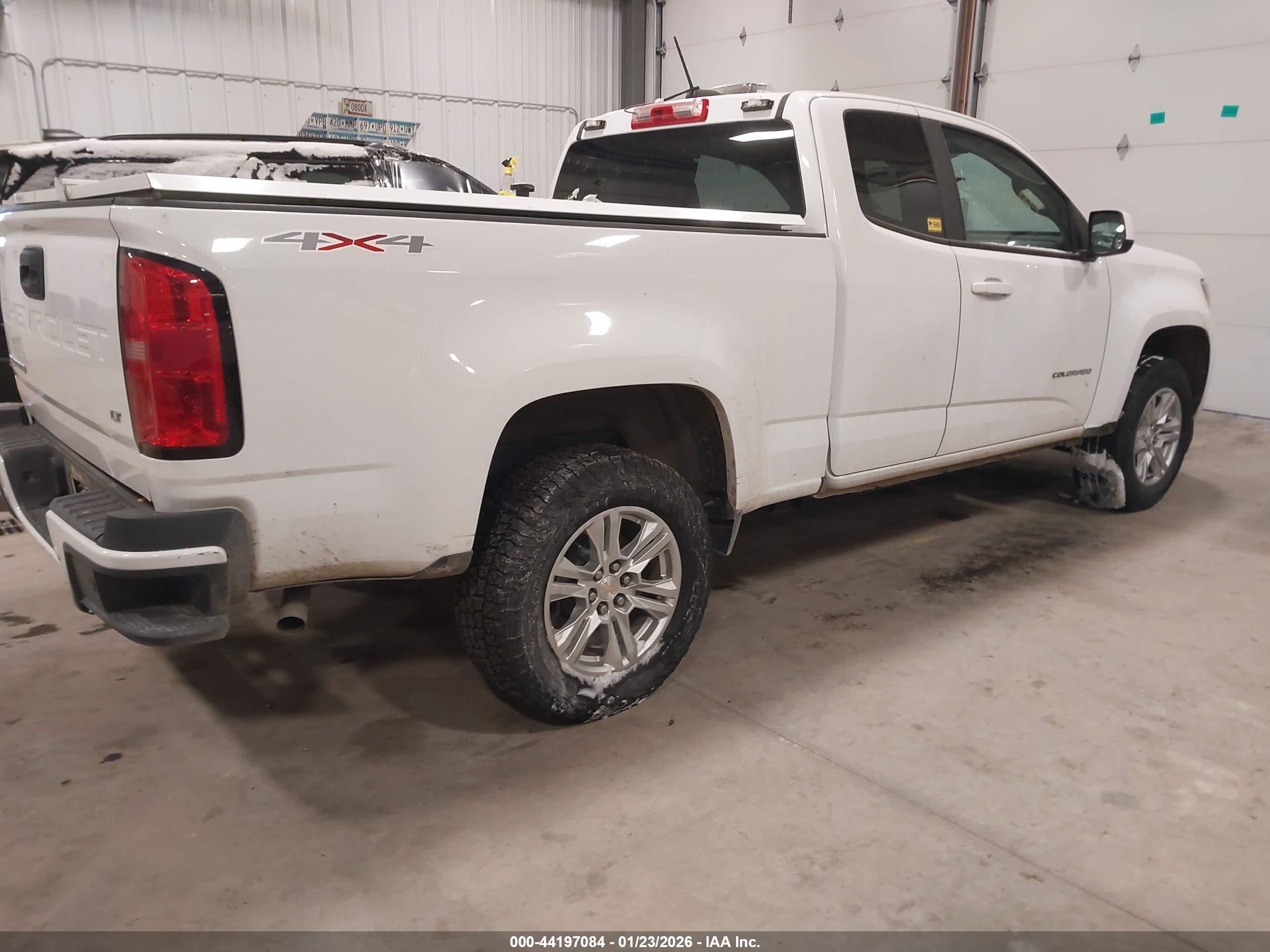 CHEVROLET COLORADO image 4