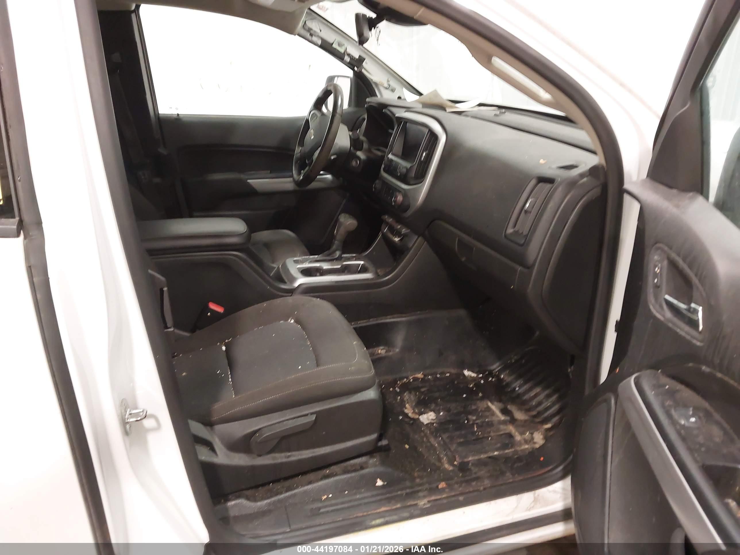 CHEVROLET COLORADO image 5