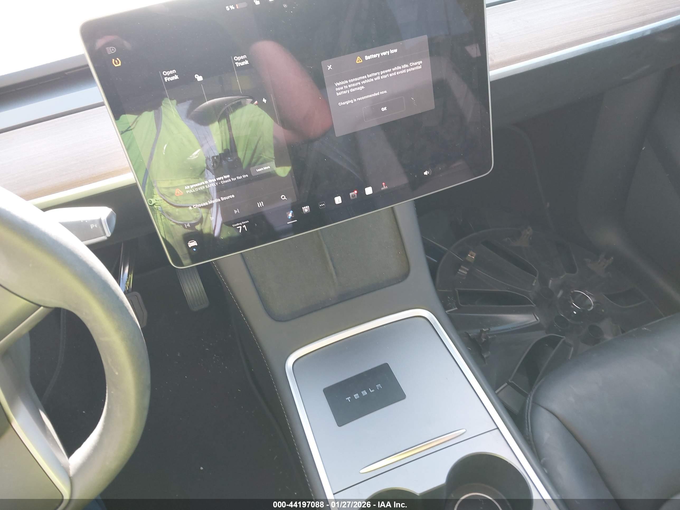 TESLA MODEL image 11