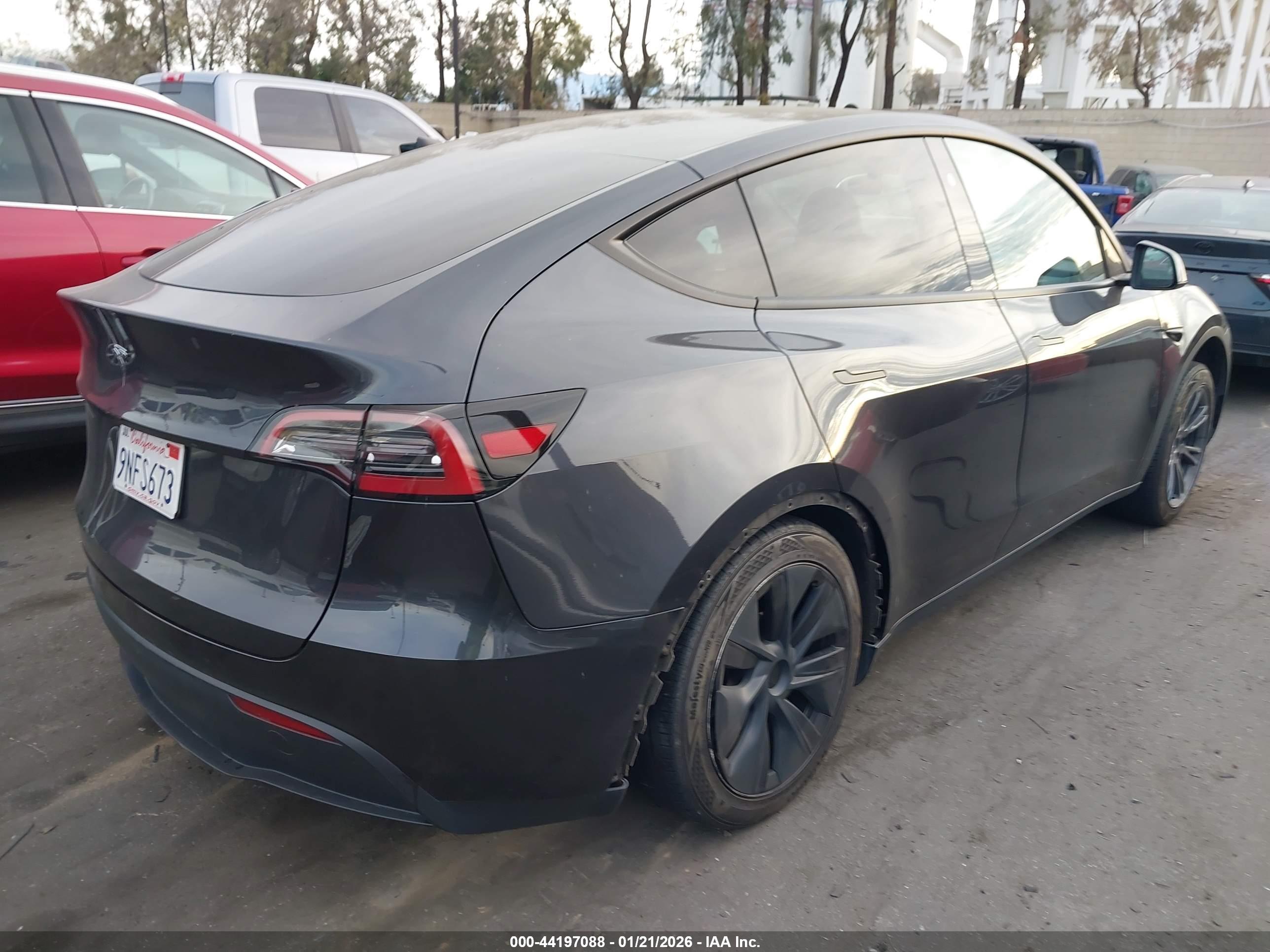 TESLA MODEL image 4