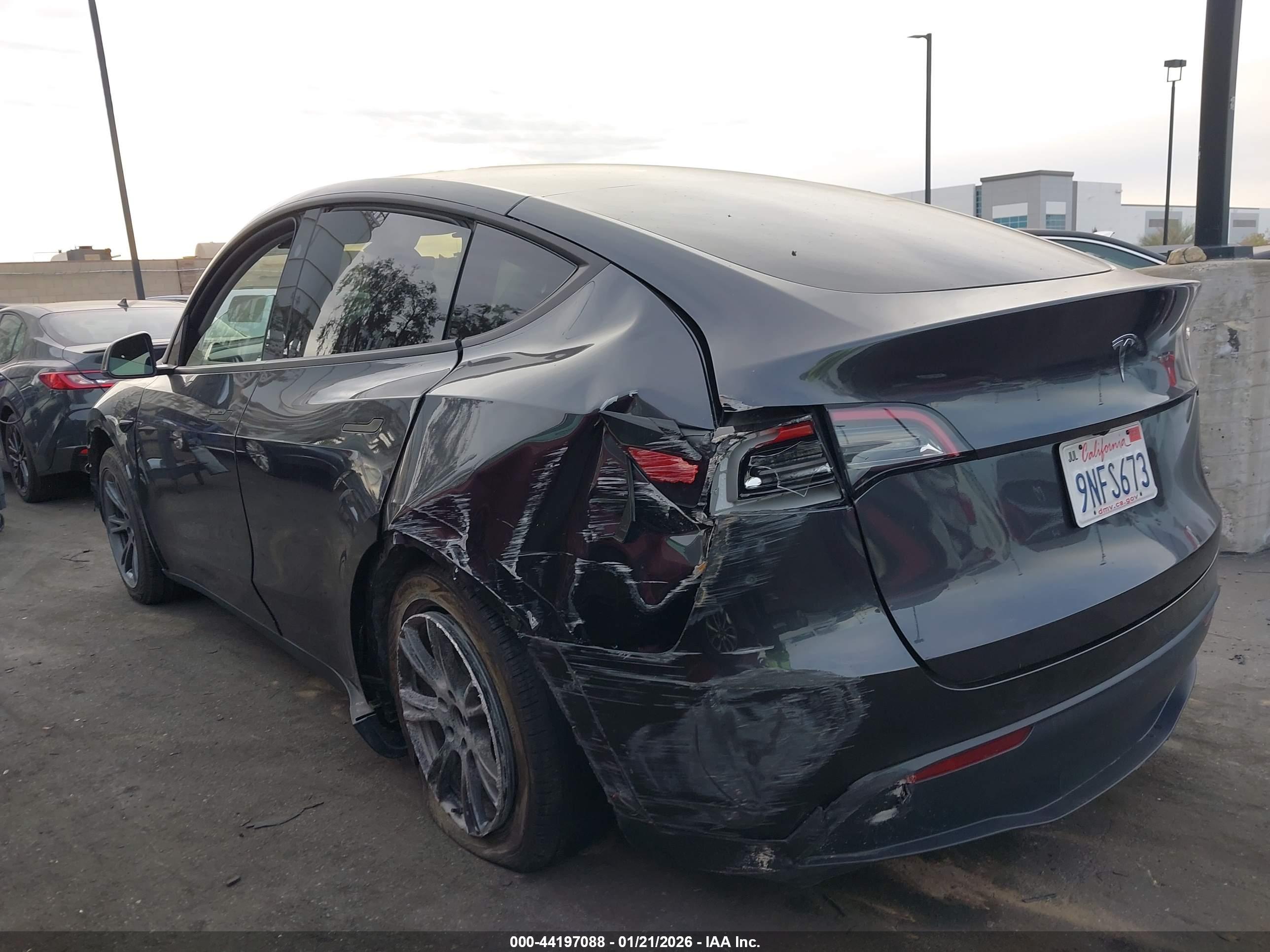 TESLA MODEL image 6