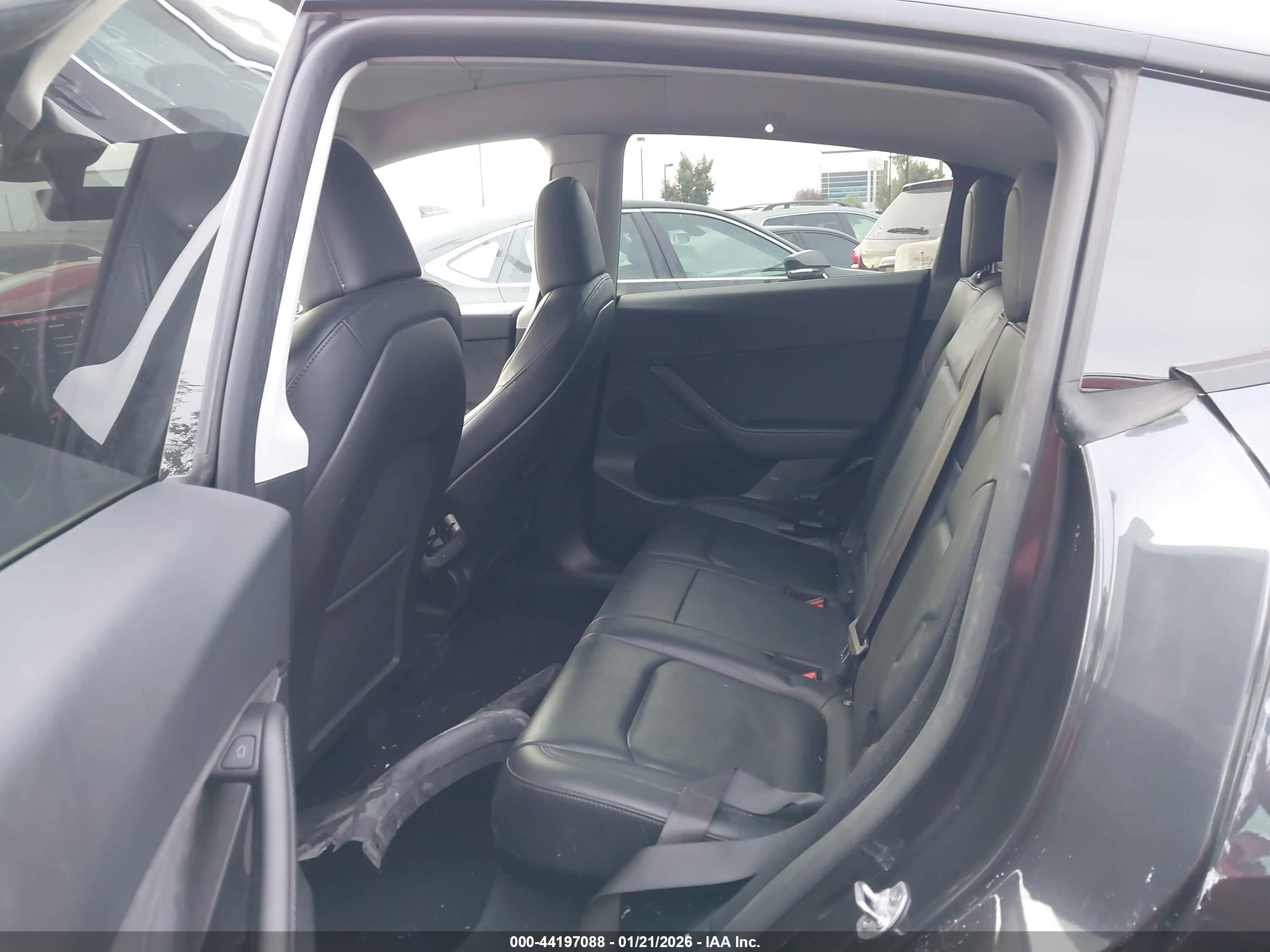 TESLA MODEL image 8