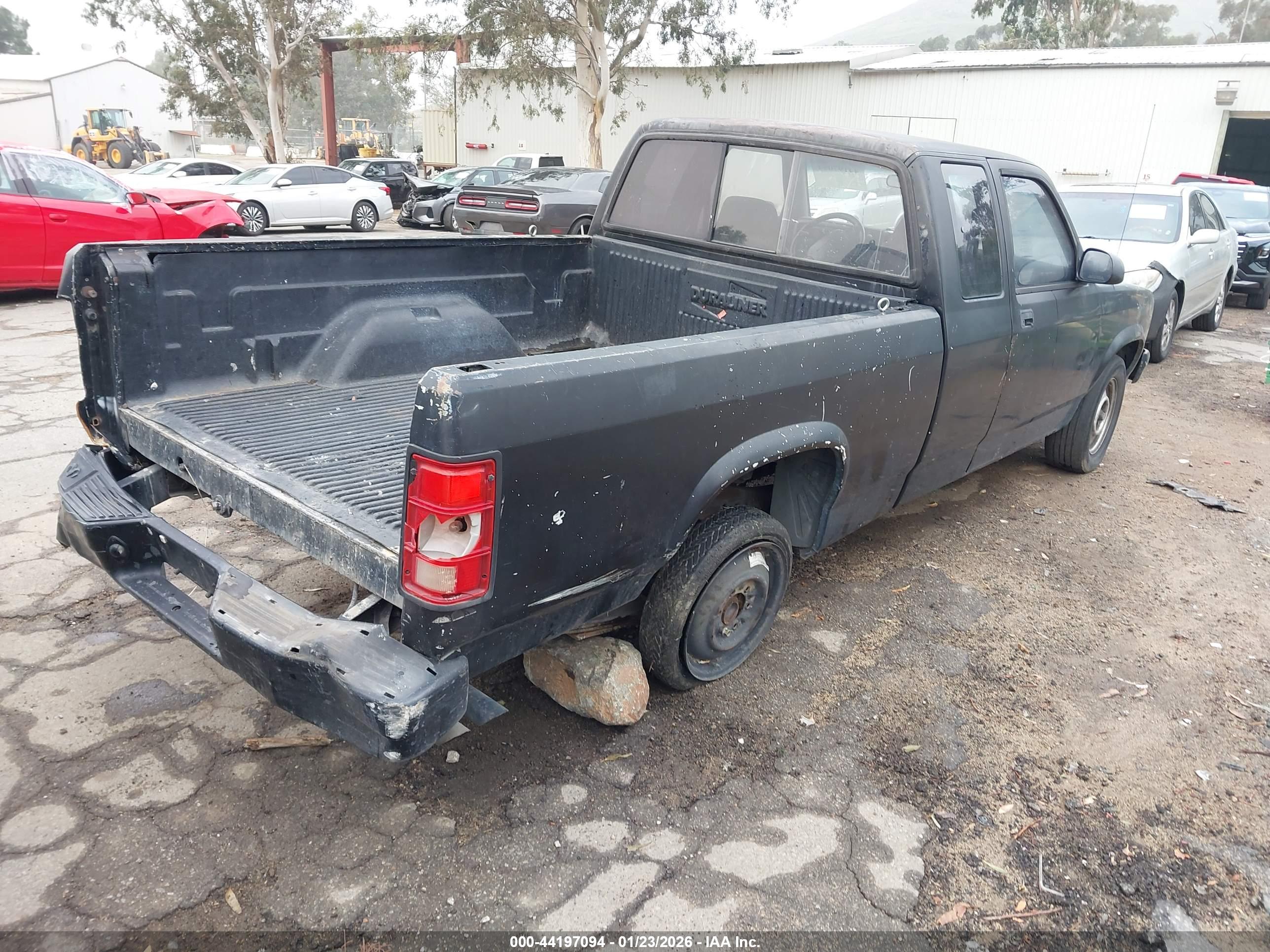 DODGE DAKOTA image 4