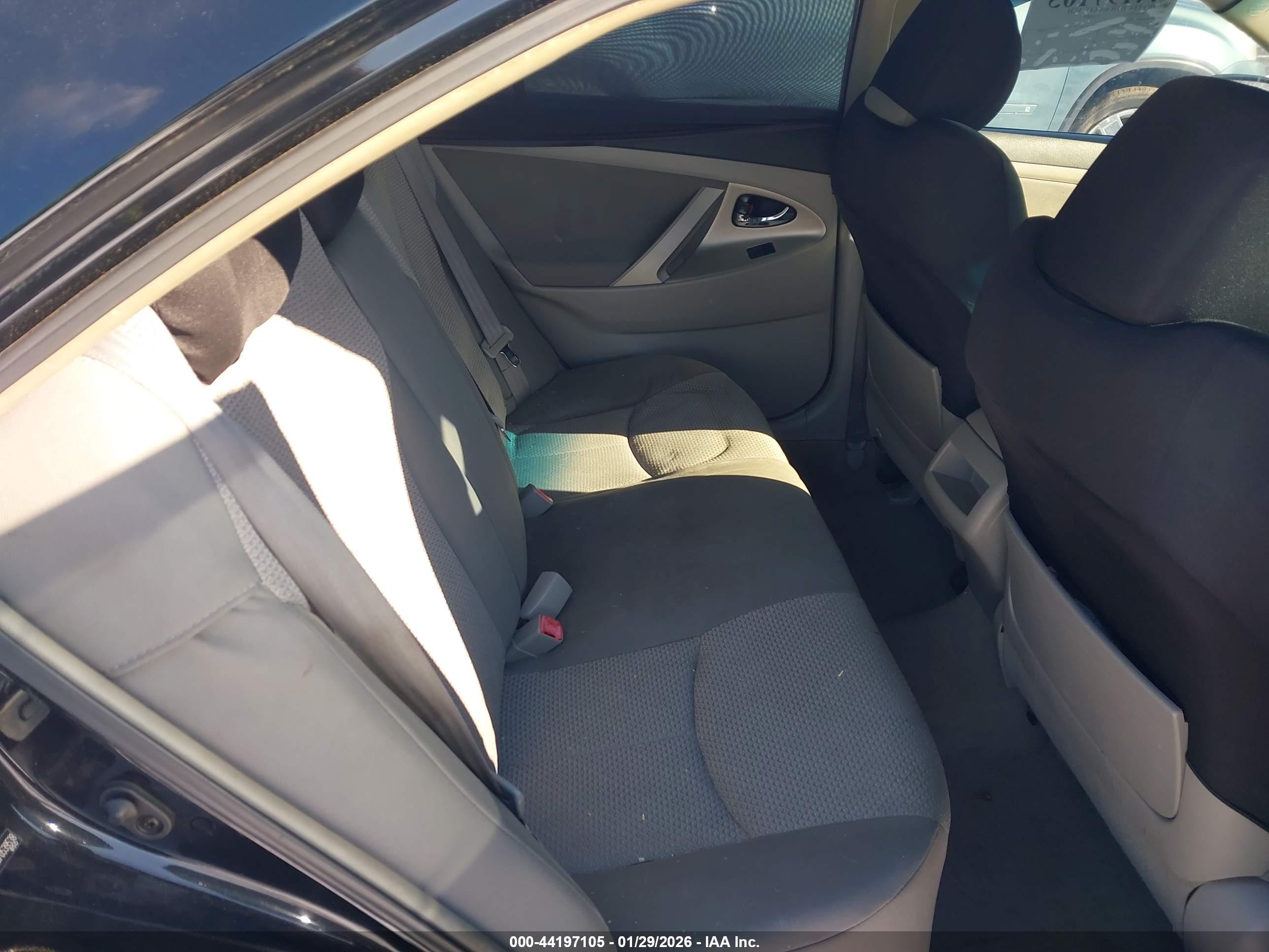 TOYOTA CAMRY image 8