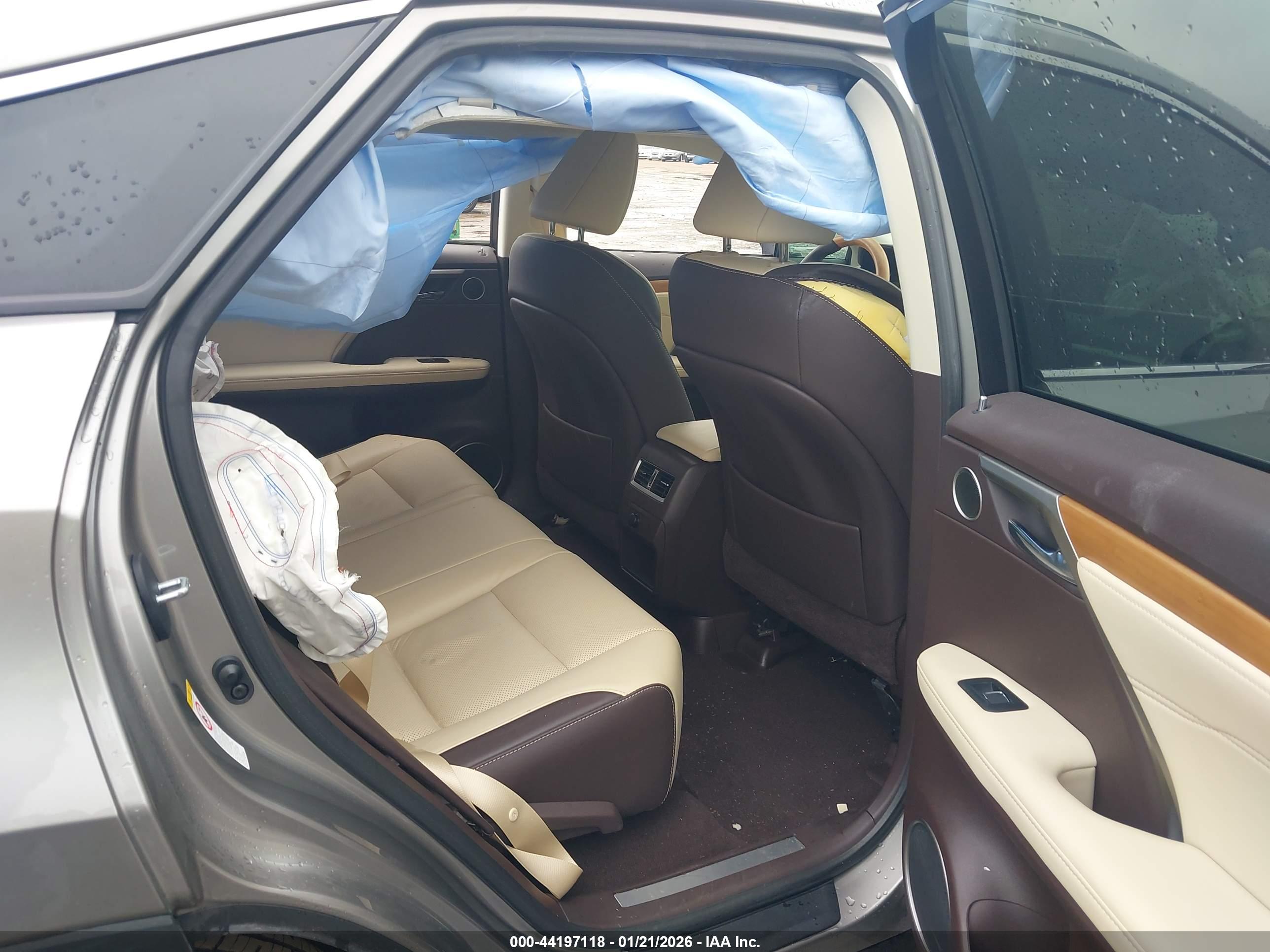 LEXUS RX image 8