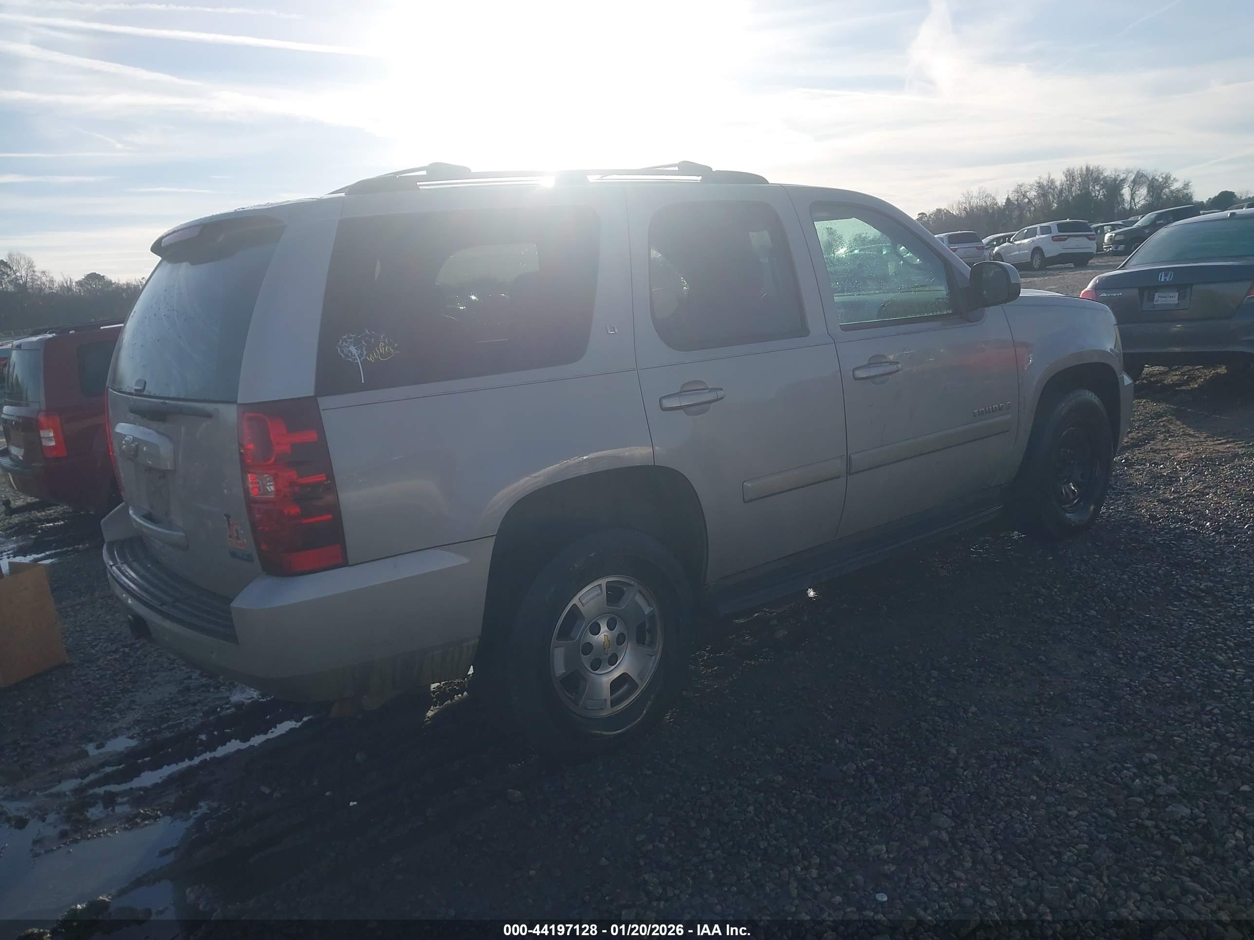 CHEVROLET TAHOE image 4