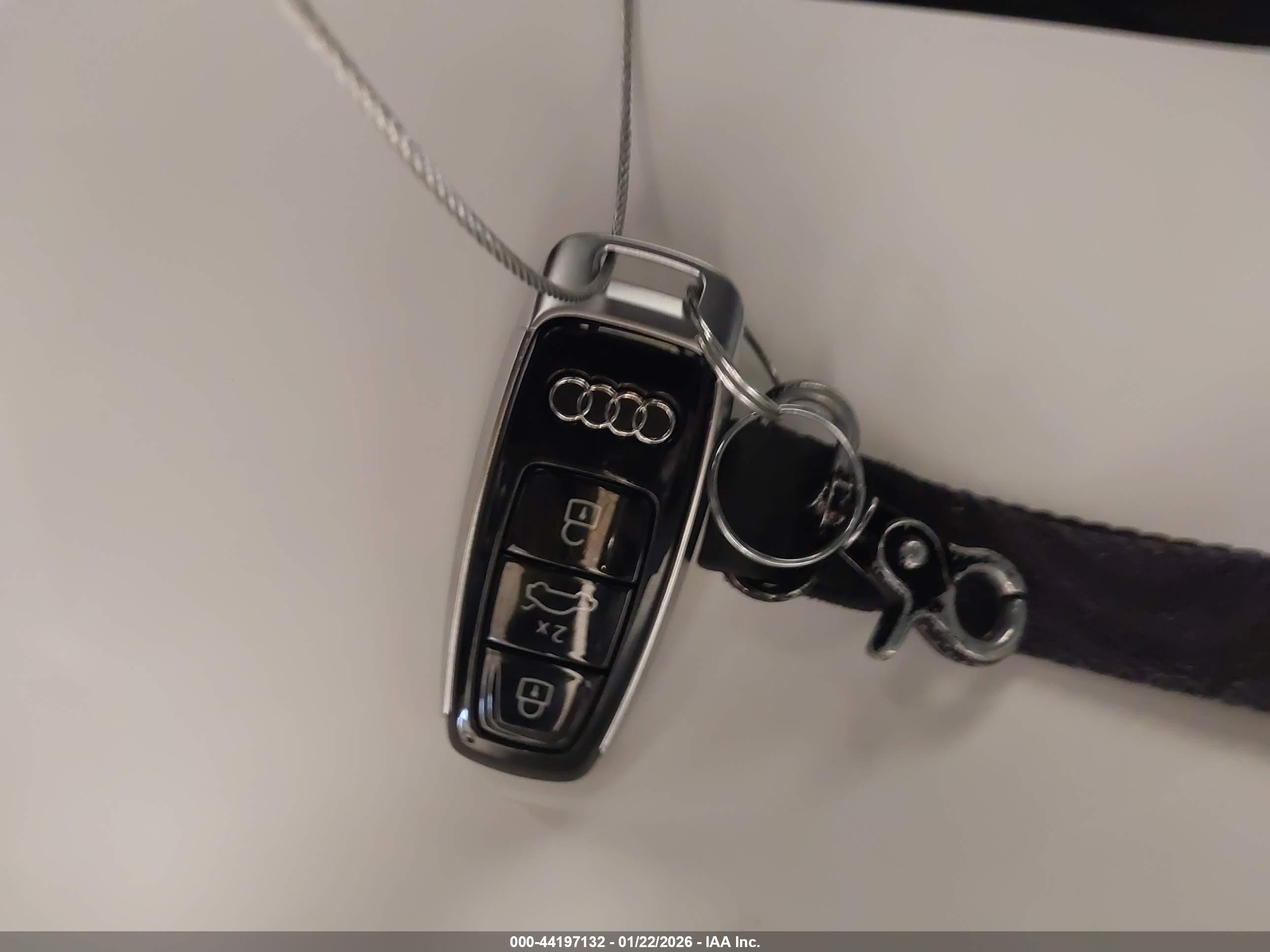 AUDI SQ7 image 11