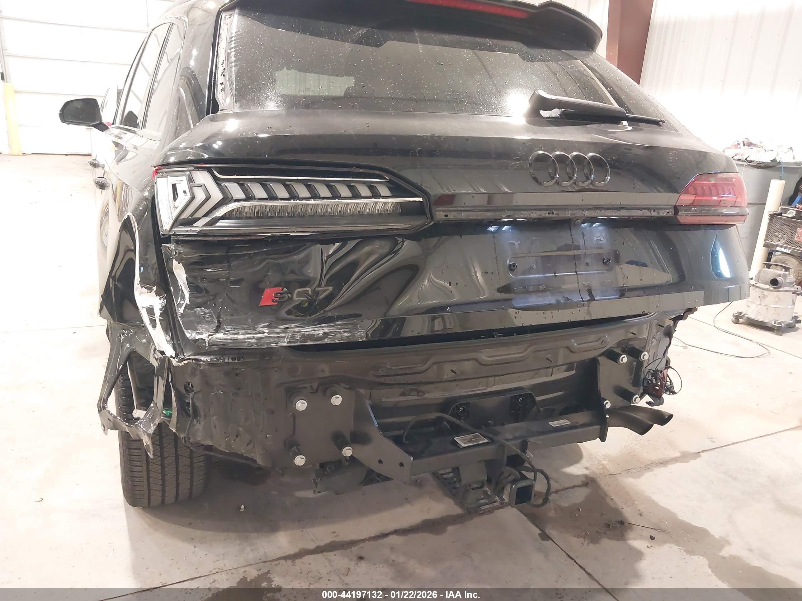 AUDI SQ7 image 6