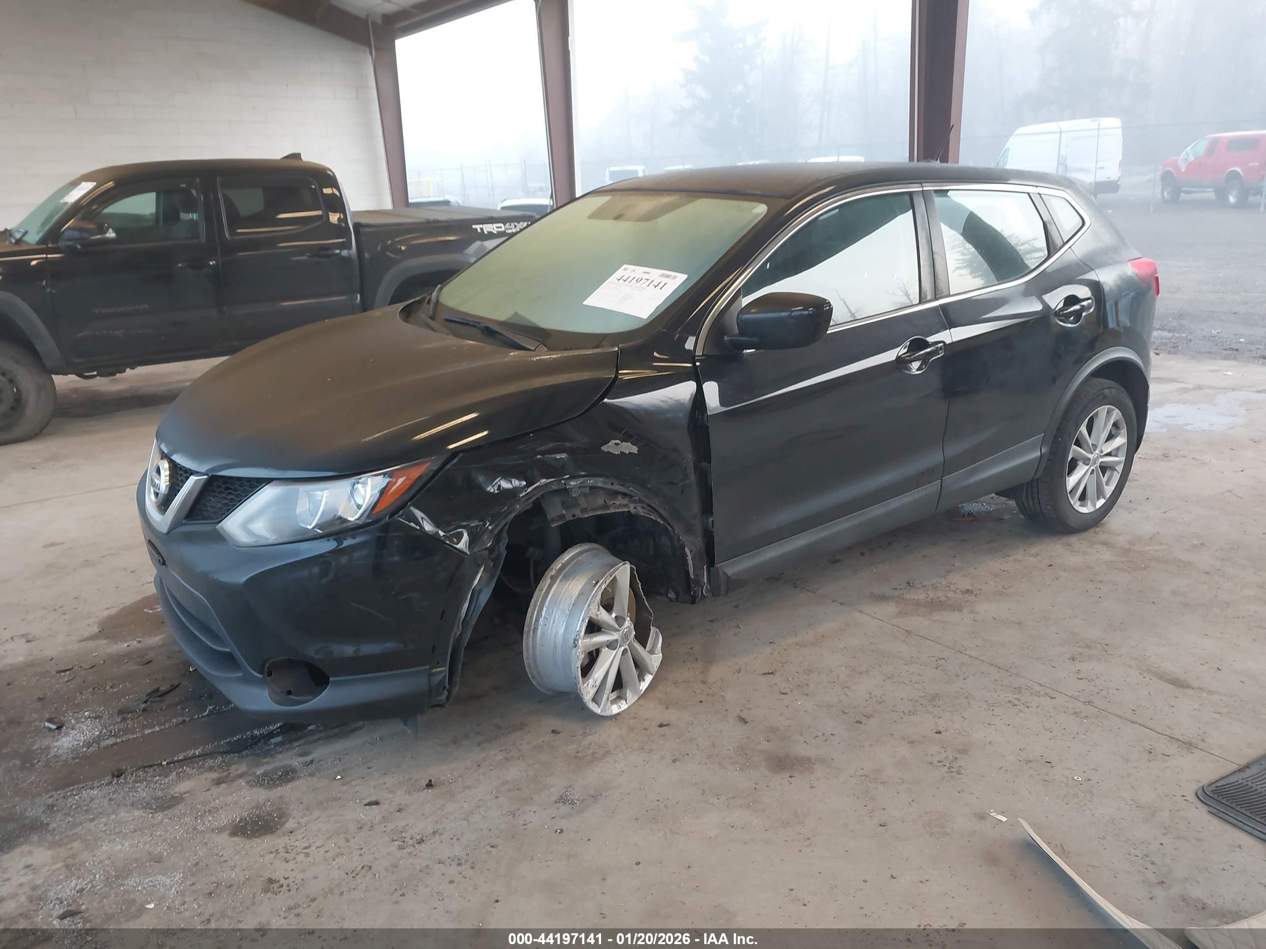 NISSAN ROGUE image 2