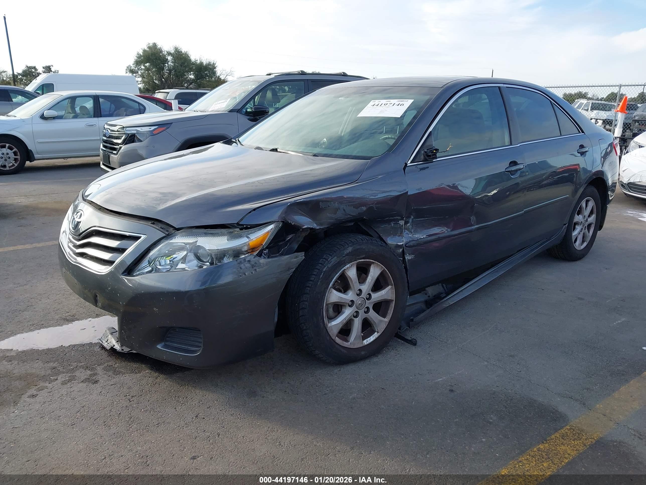 TOYOTA CAMRY image 6