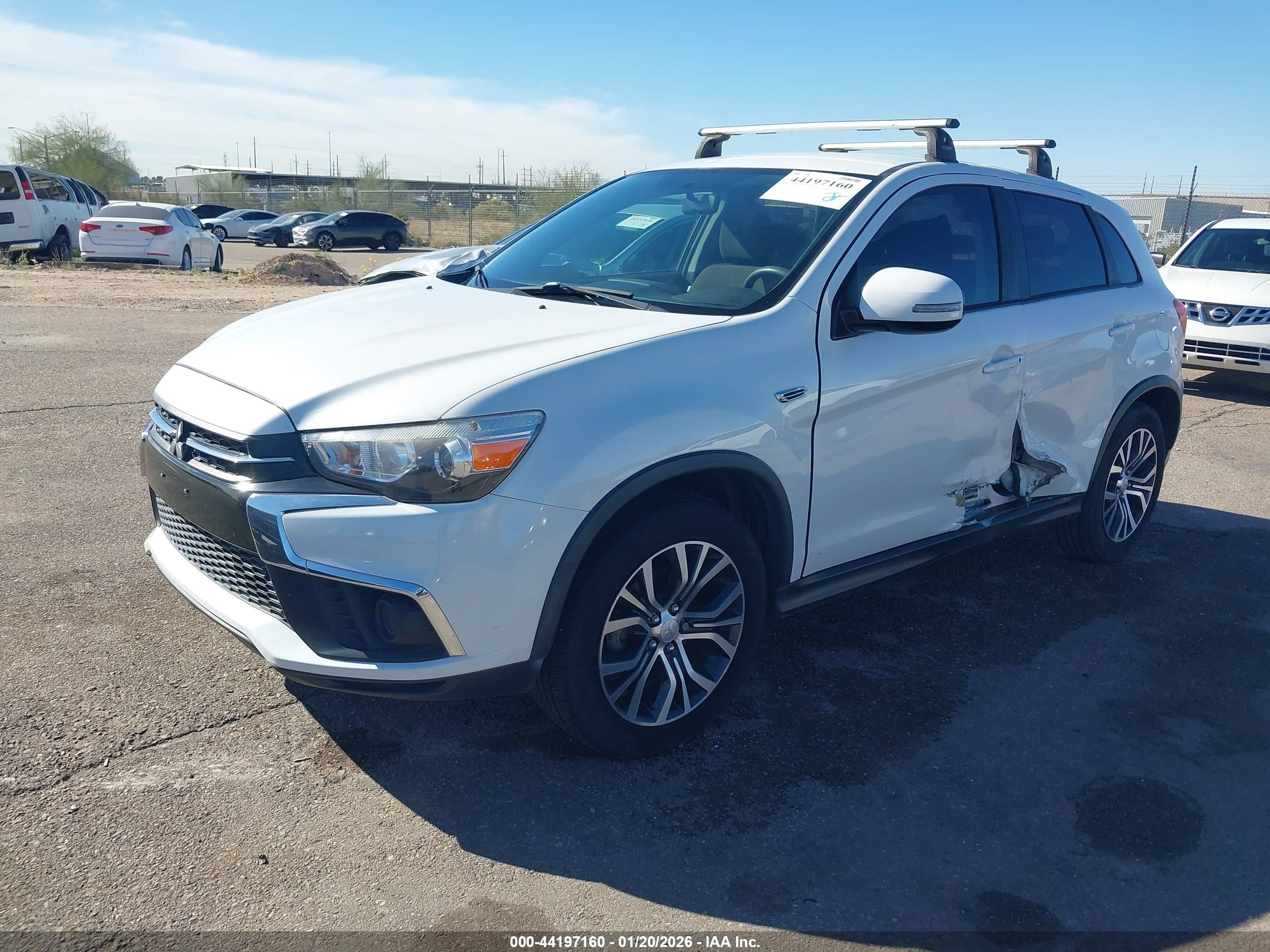 MITSUBISHI OUTLANDER image 2