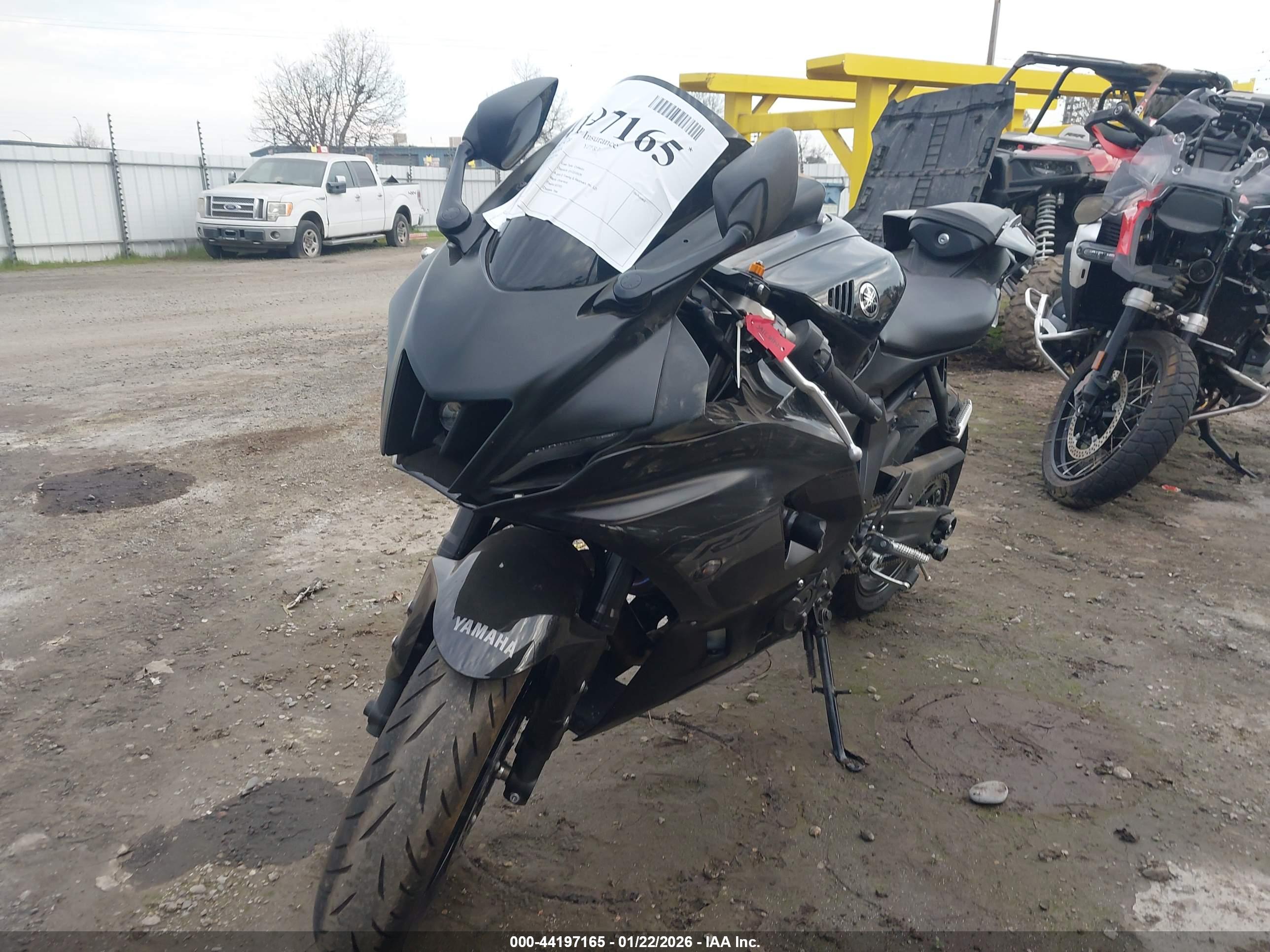 YAMAHA YZFR7 image 2